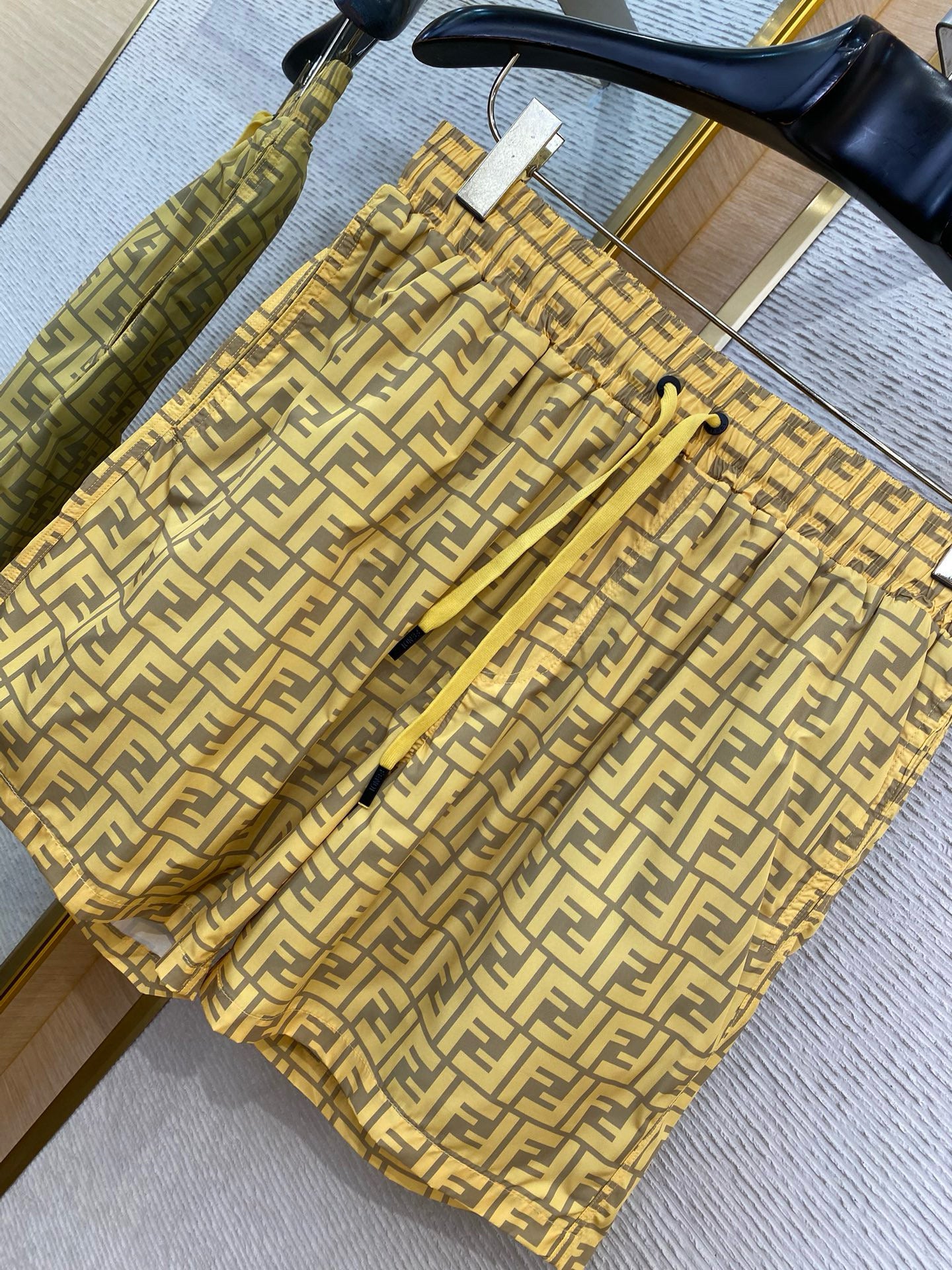 FEN SHORTS