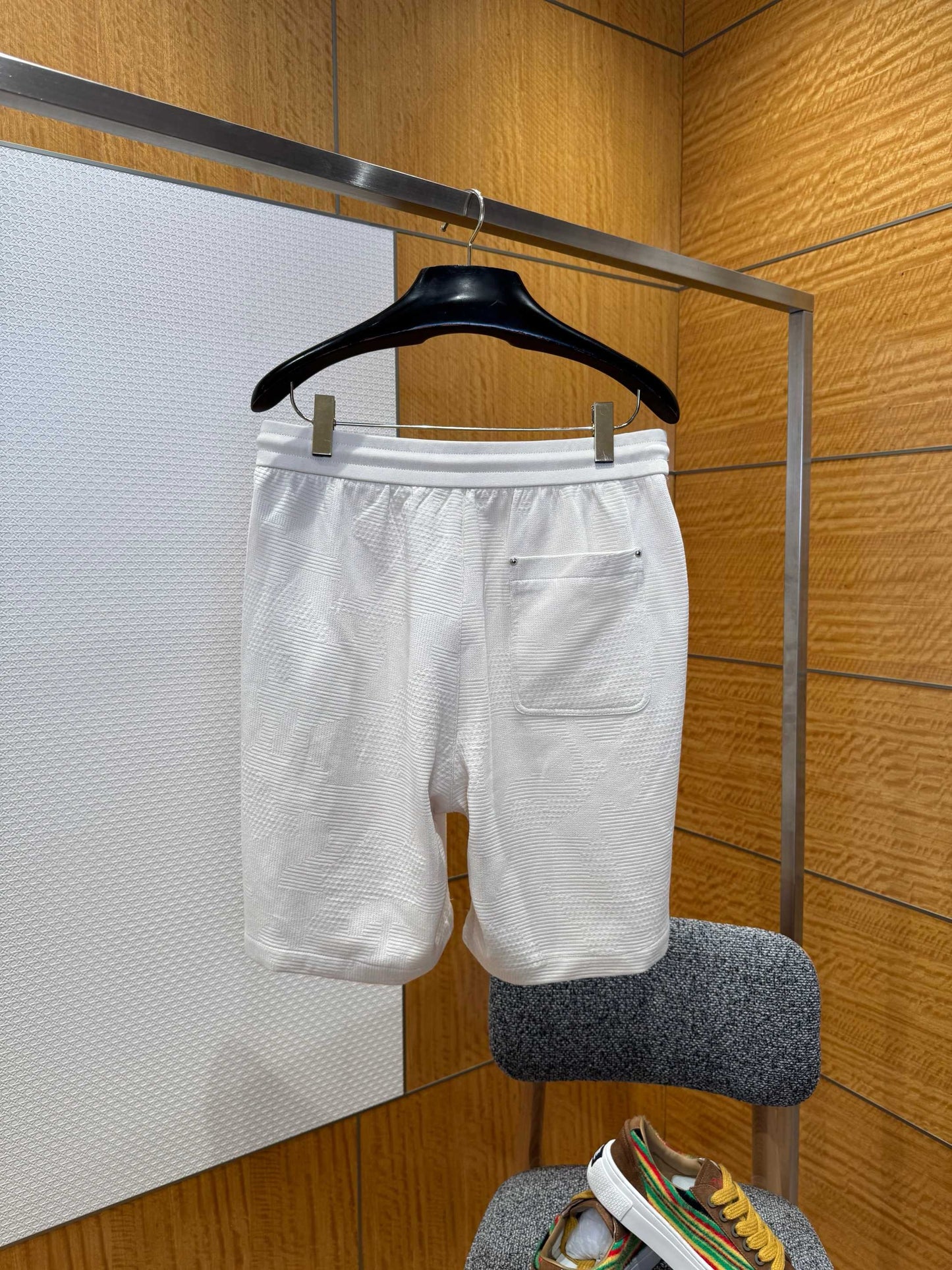LOU SHORTS