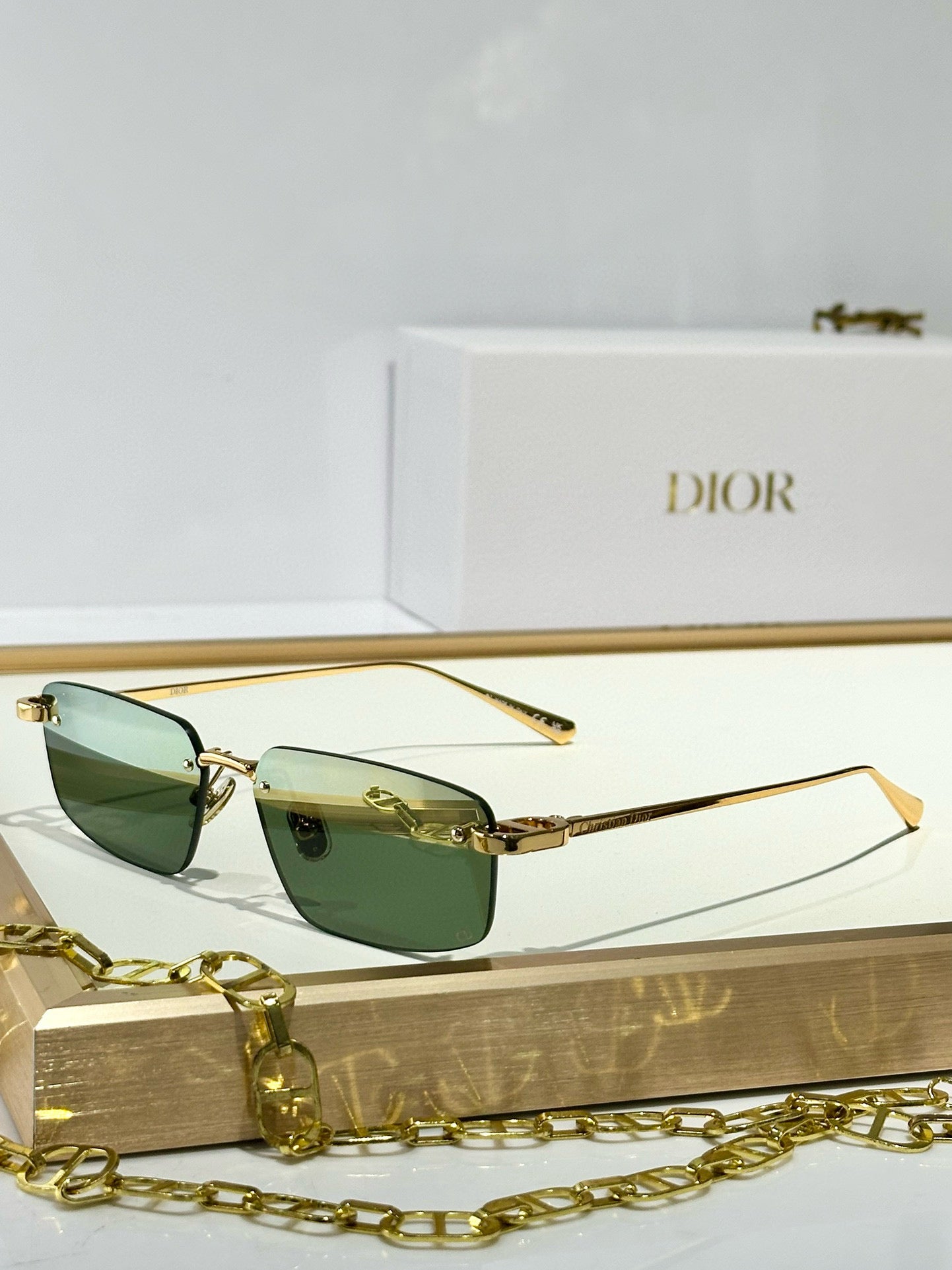 CD SUNGLASSES