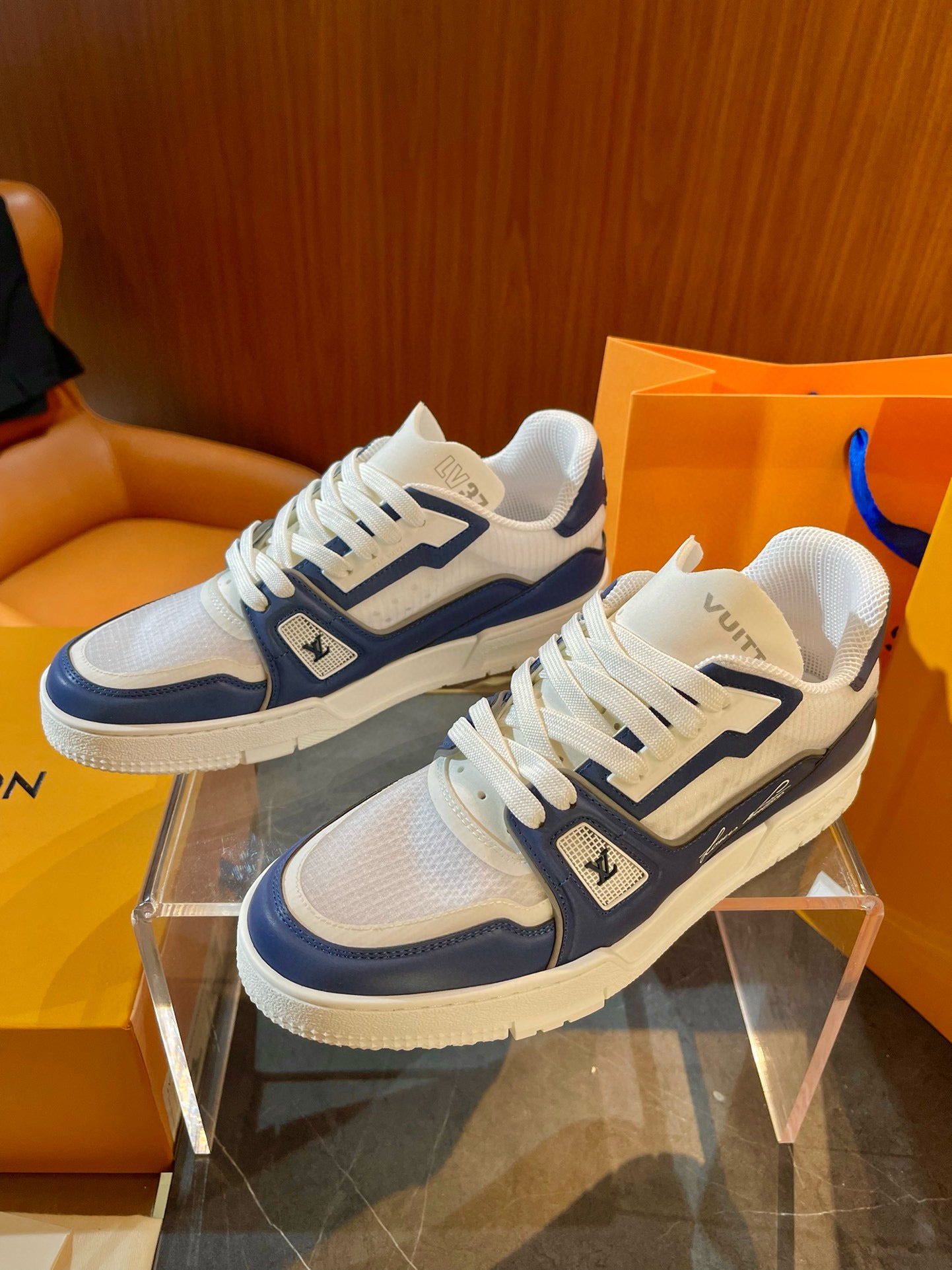 LOU TRAINERS