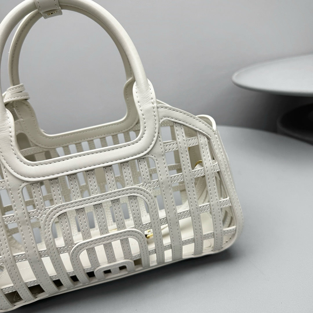 MIU M LEATHER BASKET BAG