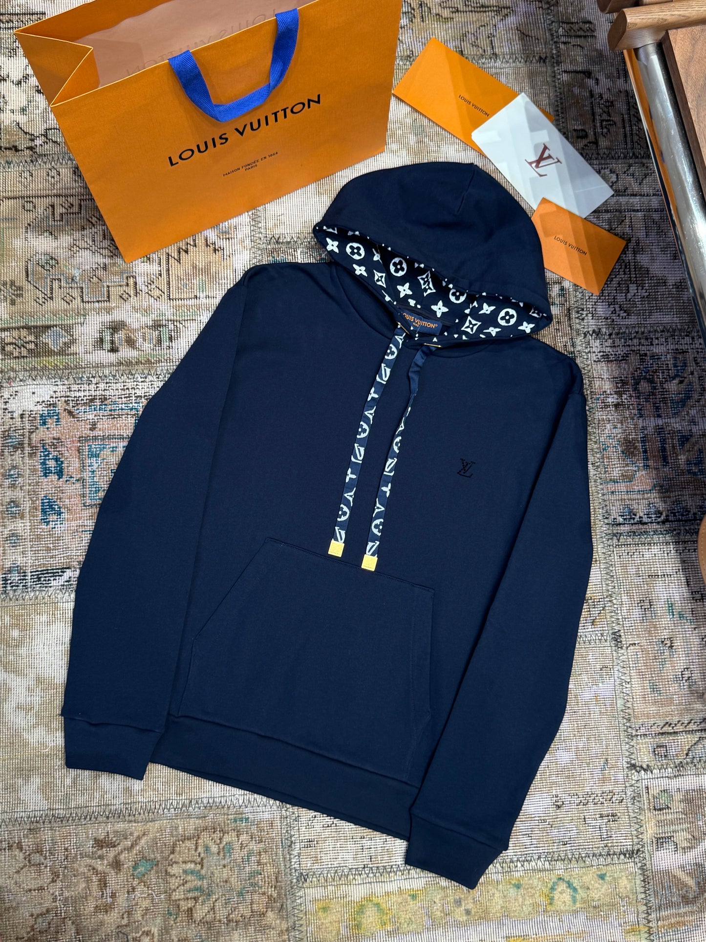 LOU HOODIE