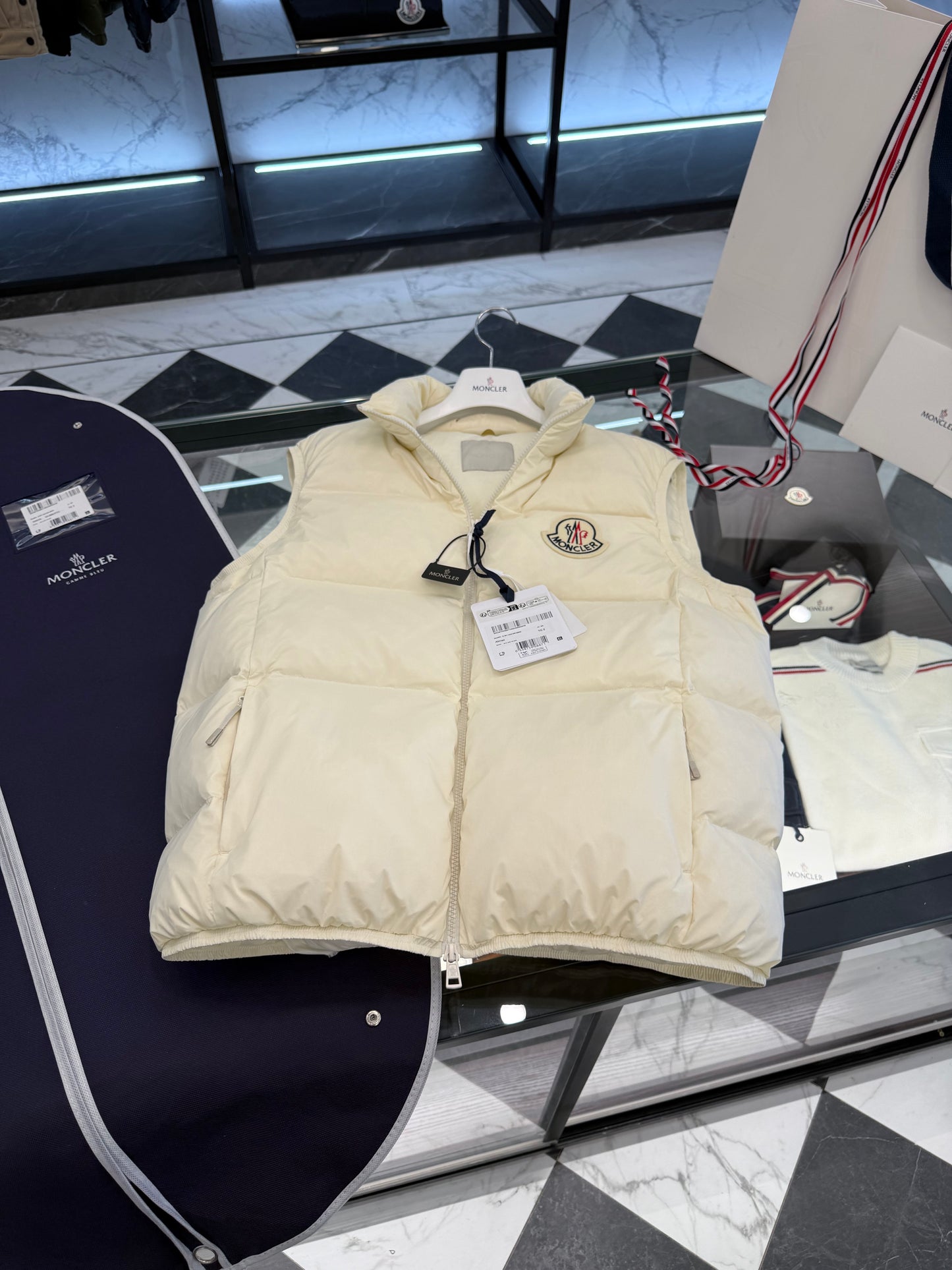 MONC ALMAZ VEST