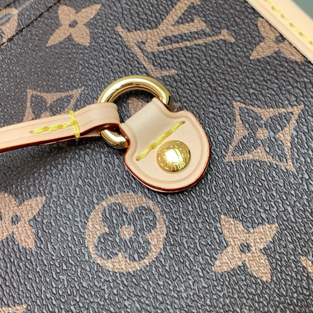 LOU x MURAKAMI NEVERFULL MM BAG