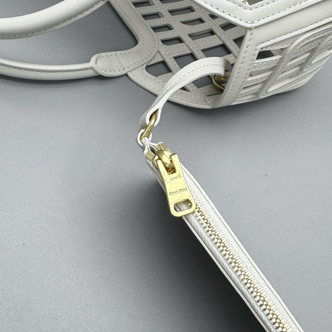 MIU M LEATHER BASKET BAG