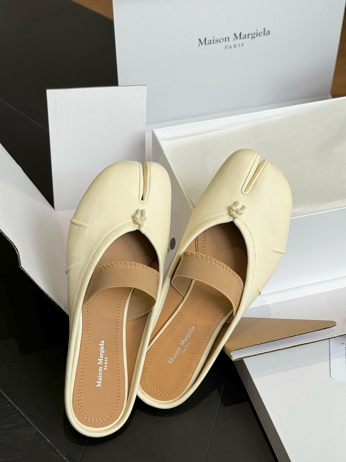 MAISON M TABI BALLET FLATS