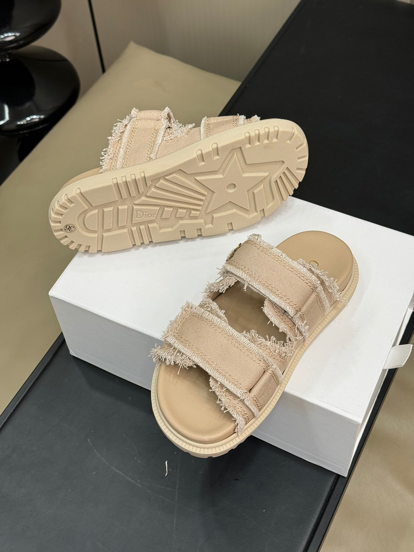 CD SANDALS
