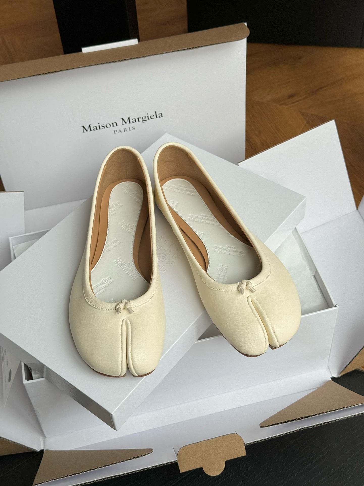 MAISON M TABI BALLET FLATS