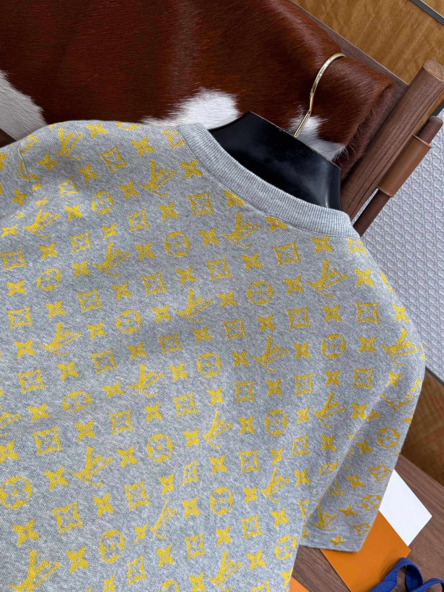 LOU T-SHIRT