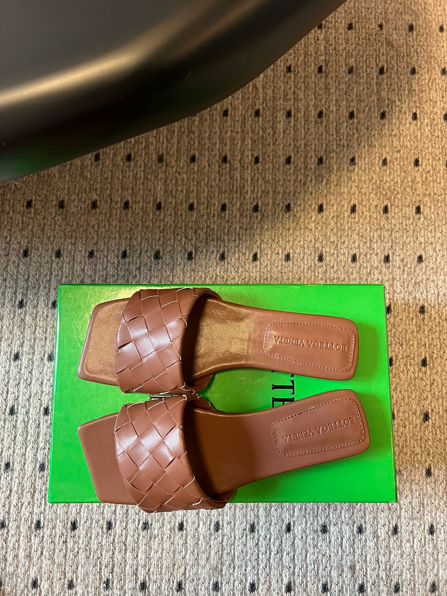 BOTT V SANDALS