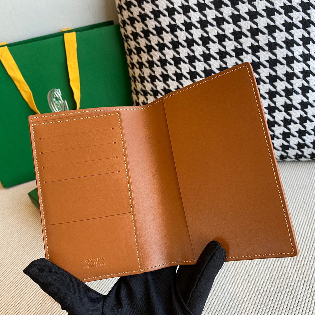GOYA GRENELLE PASSPORT COVER
