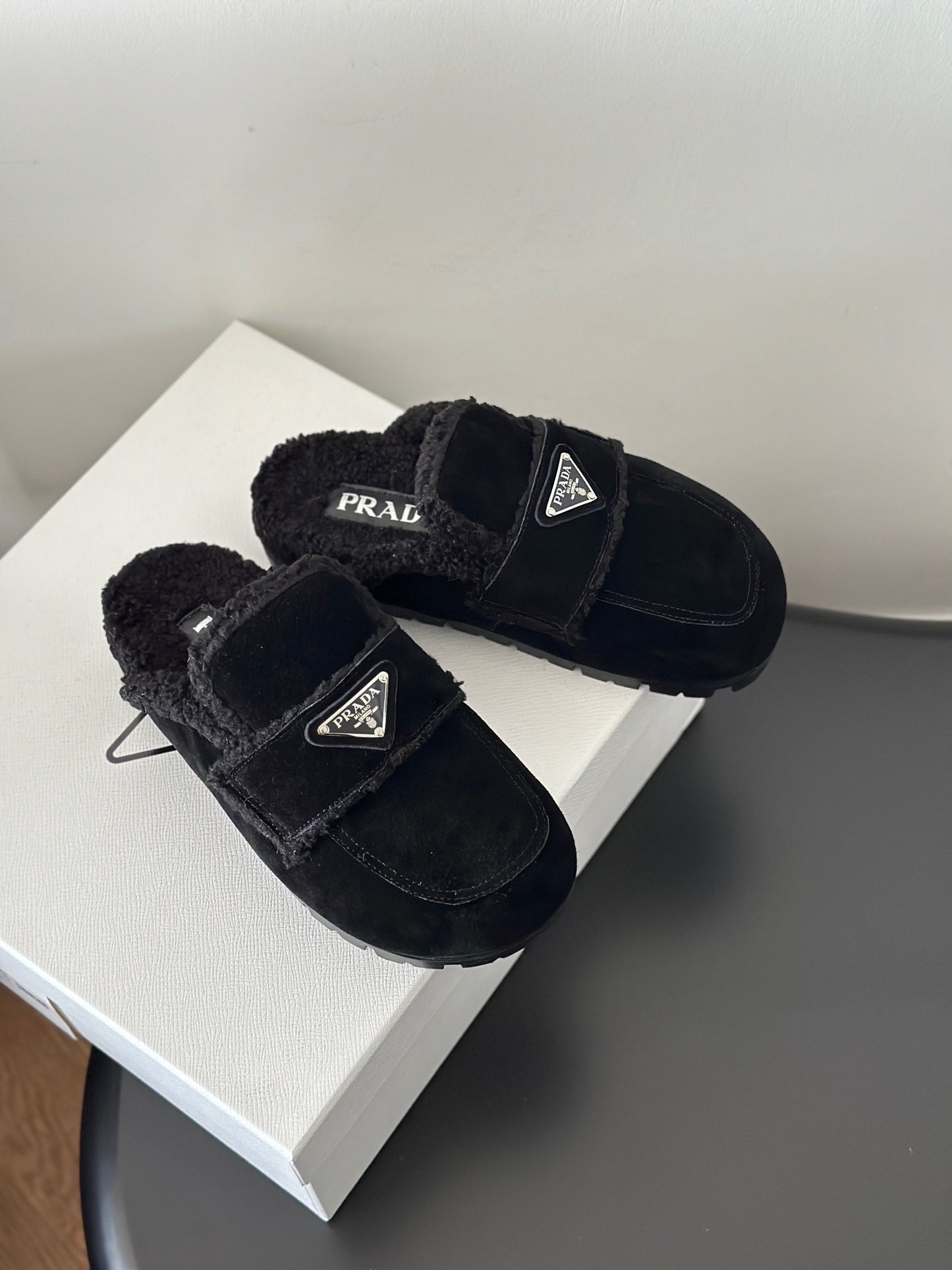 PD SHEARLING SLIPPERS