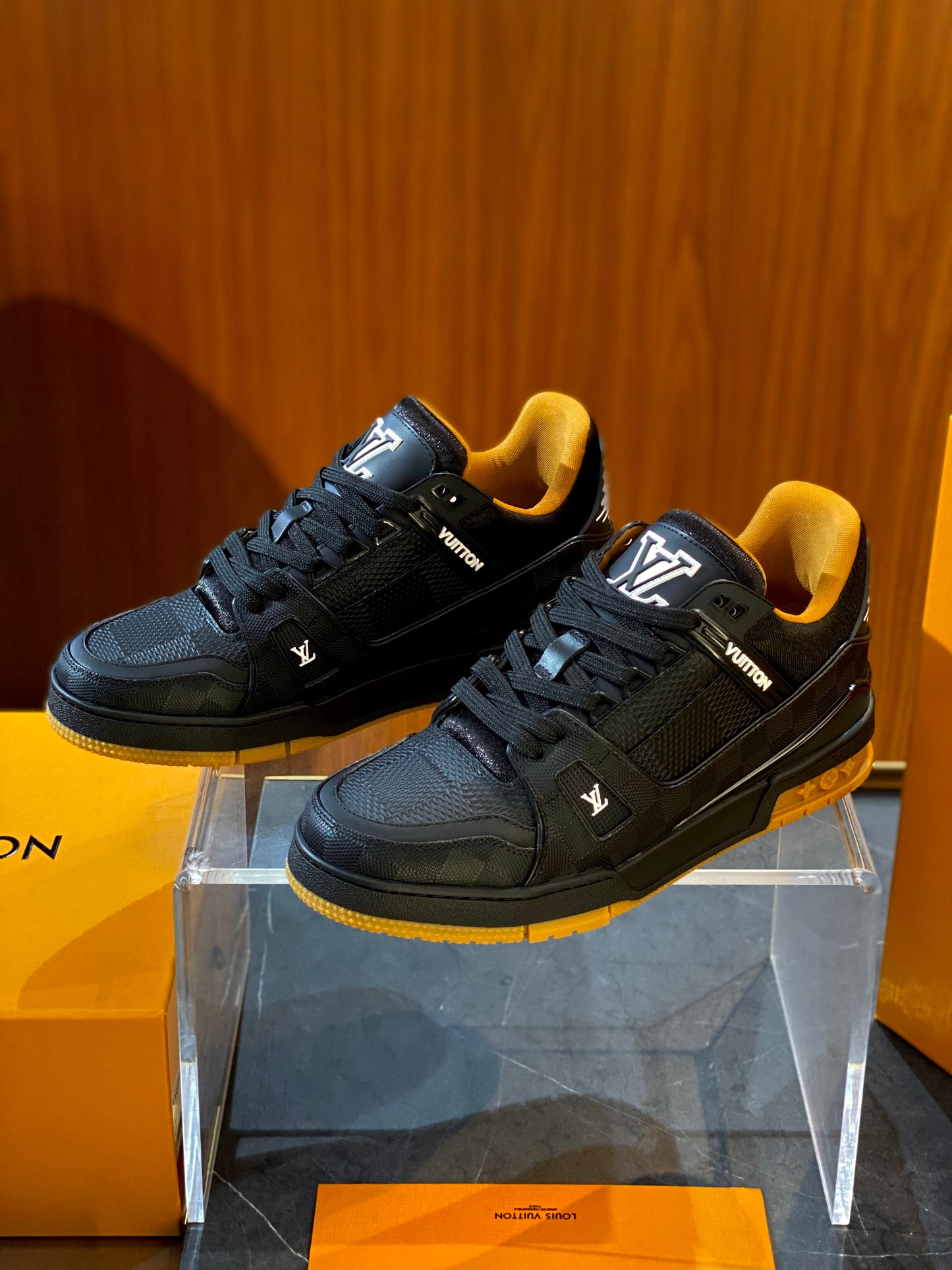 LOU TRAINERS