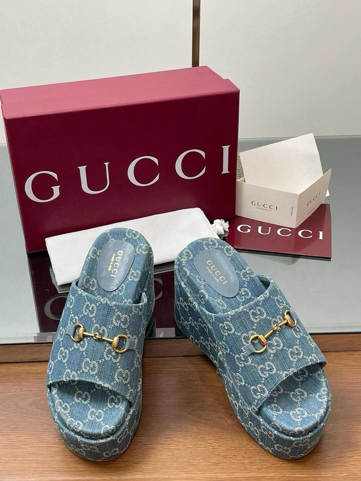 GG WEDGE SANDALS