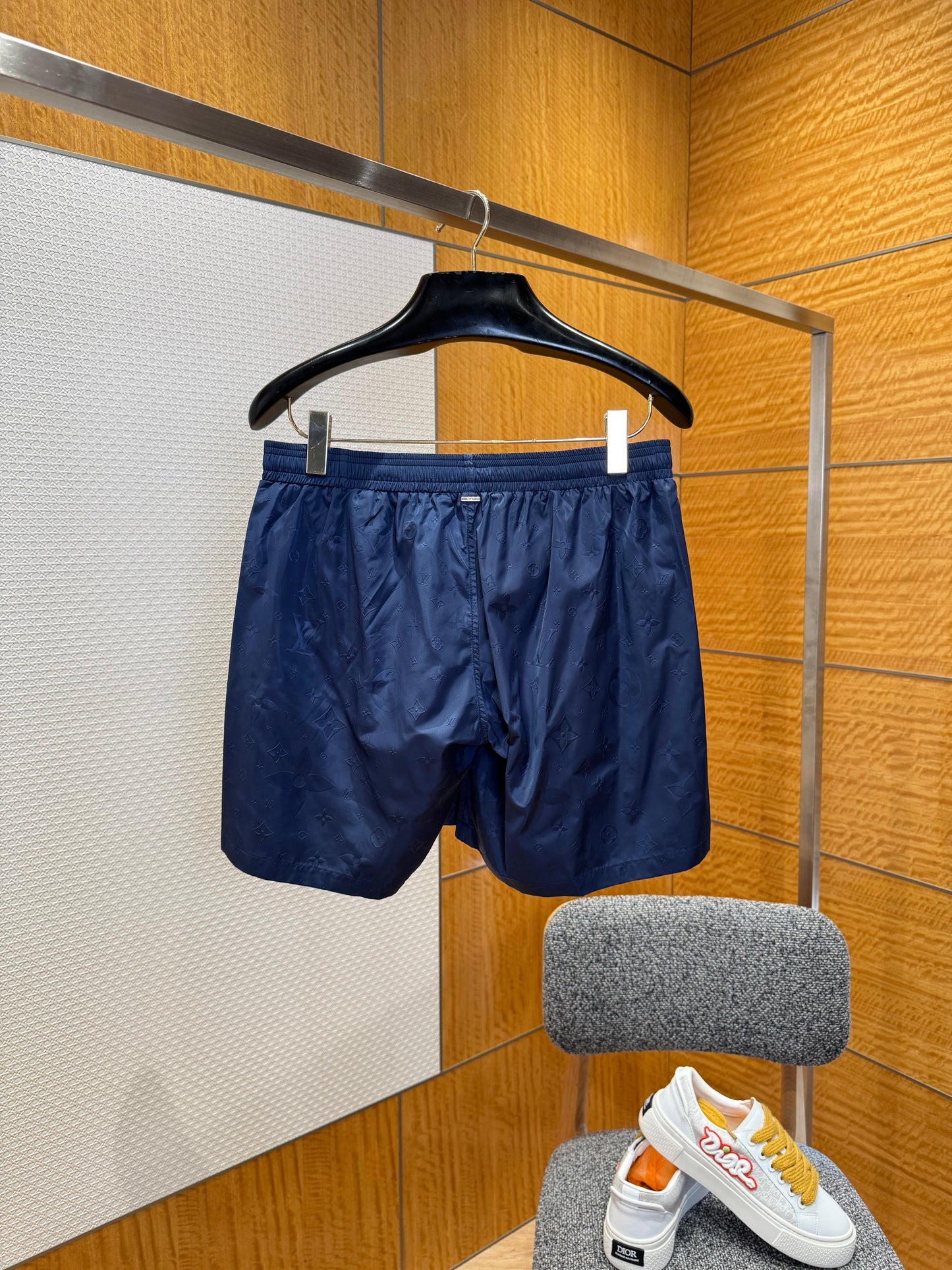 LOU SHORTS