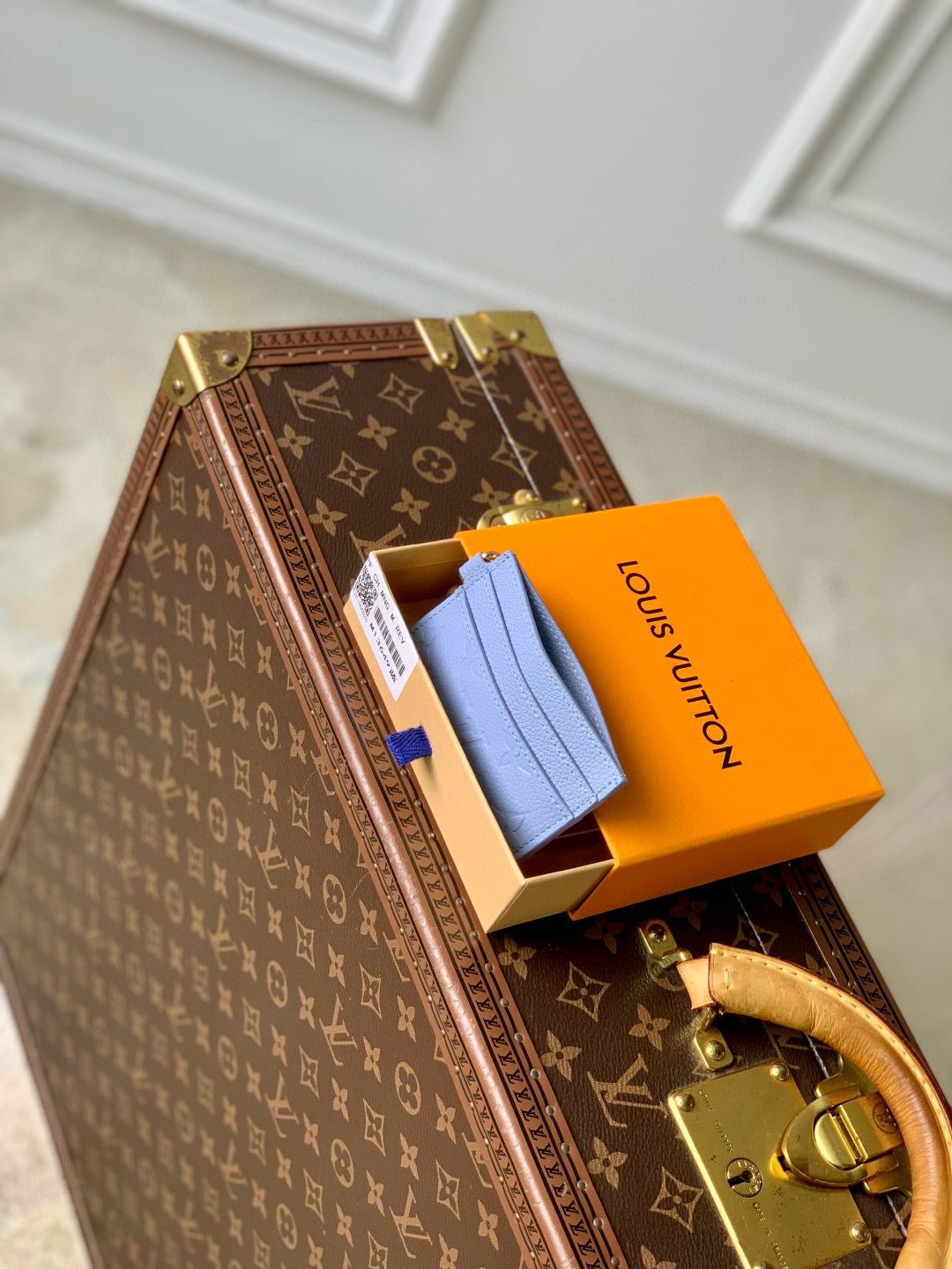 LOU CHARMS CARD HOLDER
