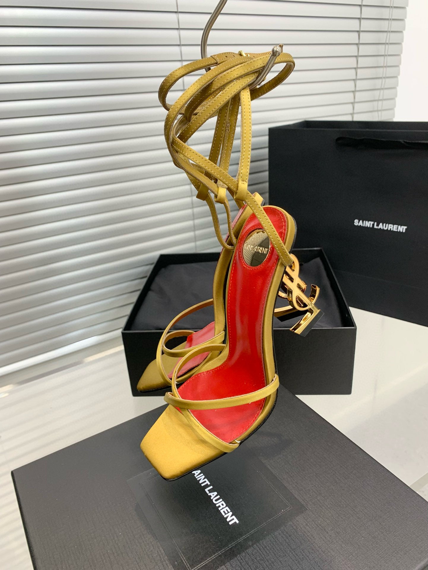 SL HEELS