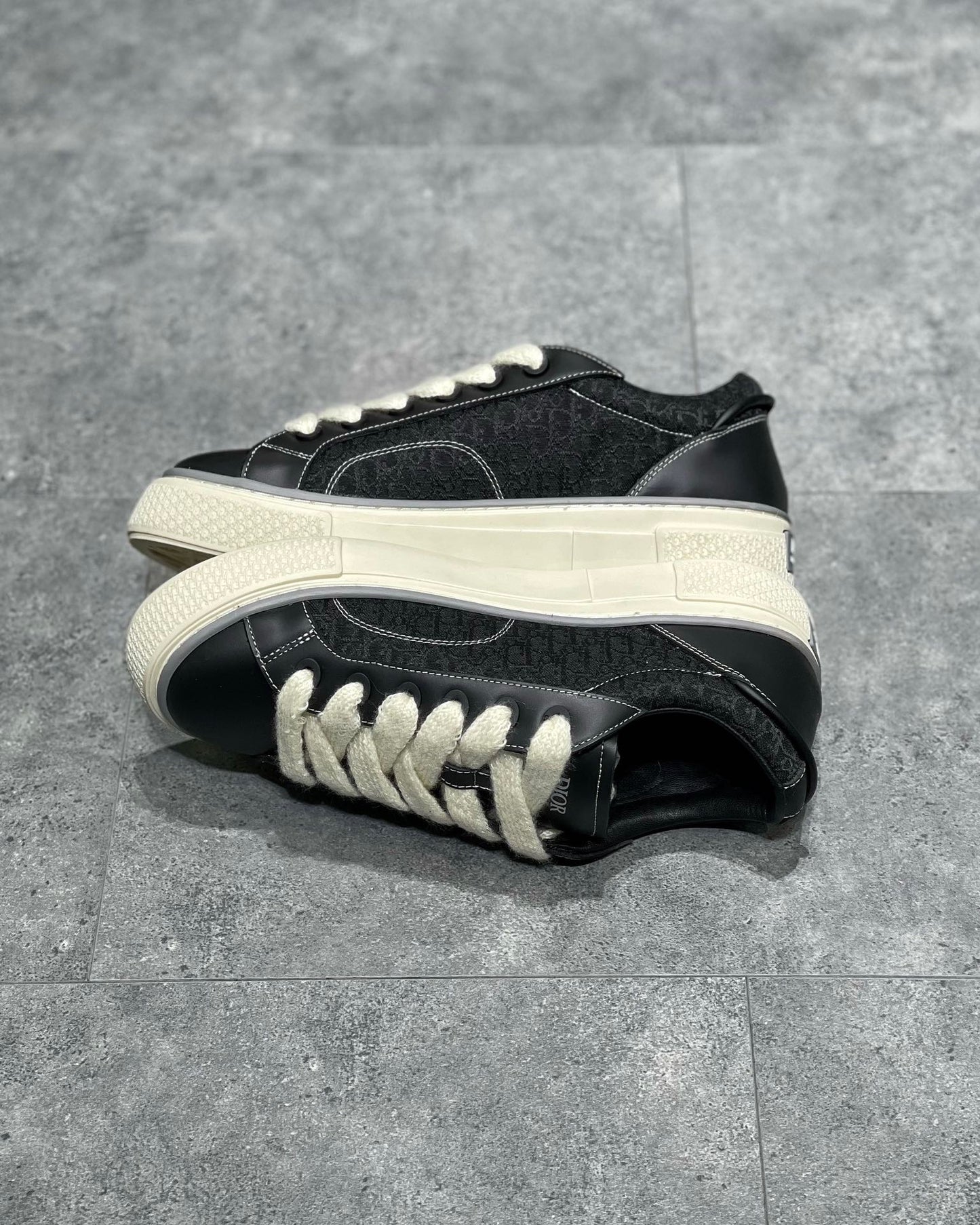 CD B33 SNEAKER