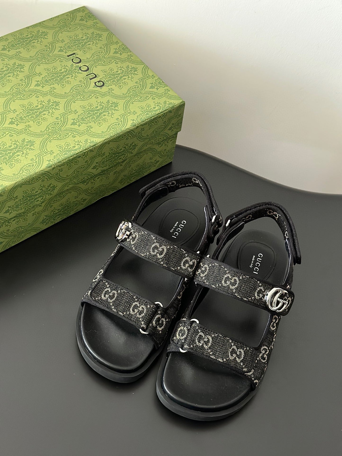 GG SANDALS