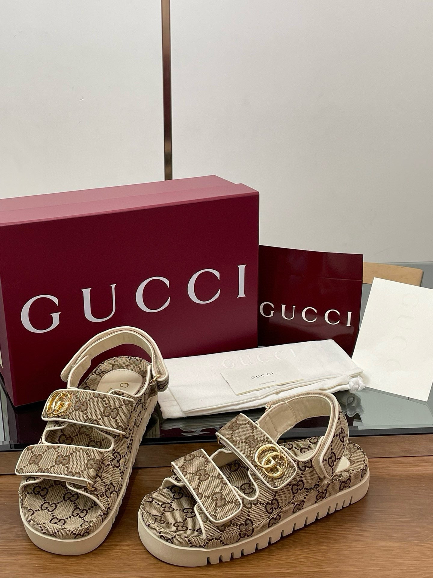 GG SANDALS