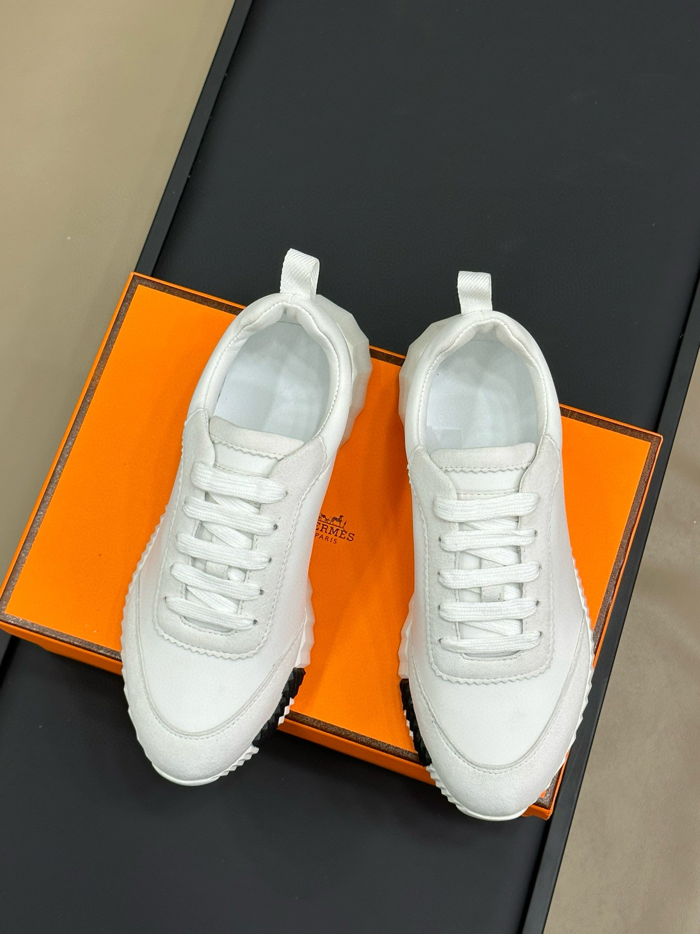 HERM BOUNCING SNEAKER