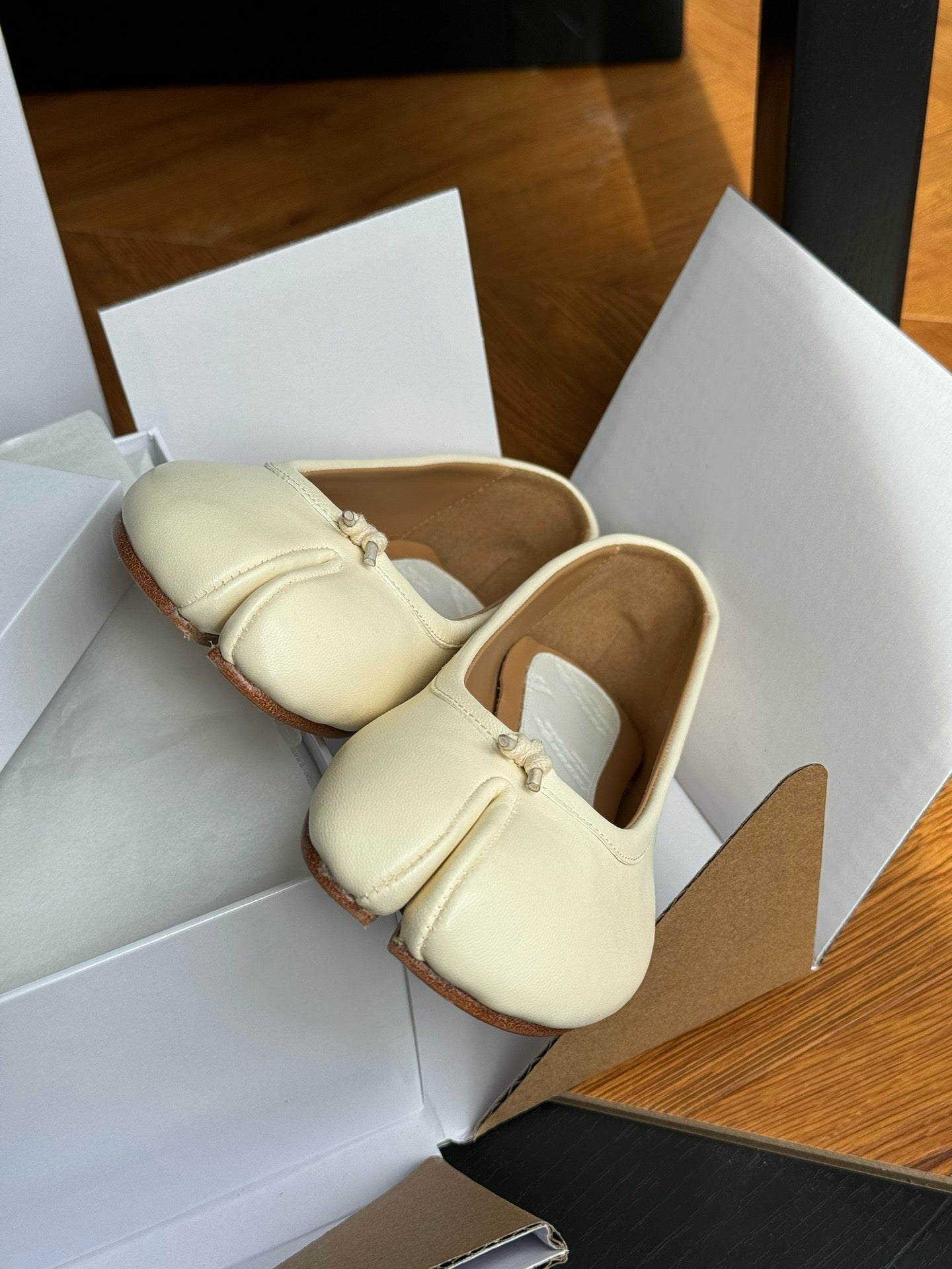 MAISON M TABI BALLET FLATS