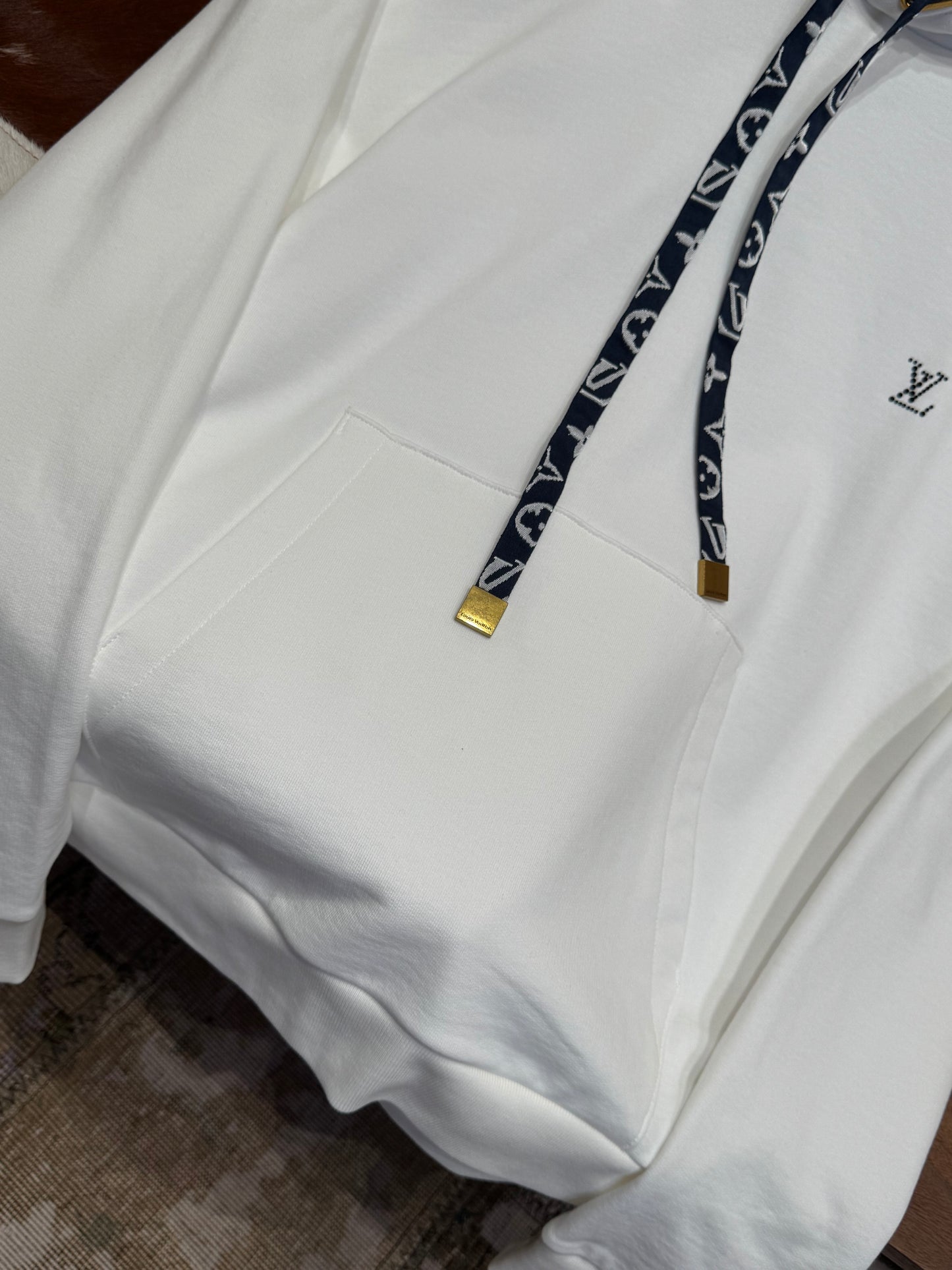 LOU HOODIE