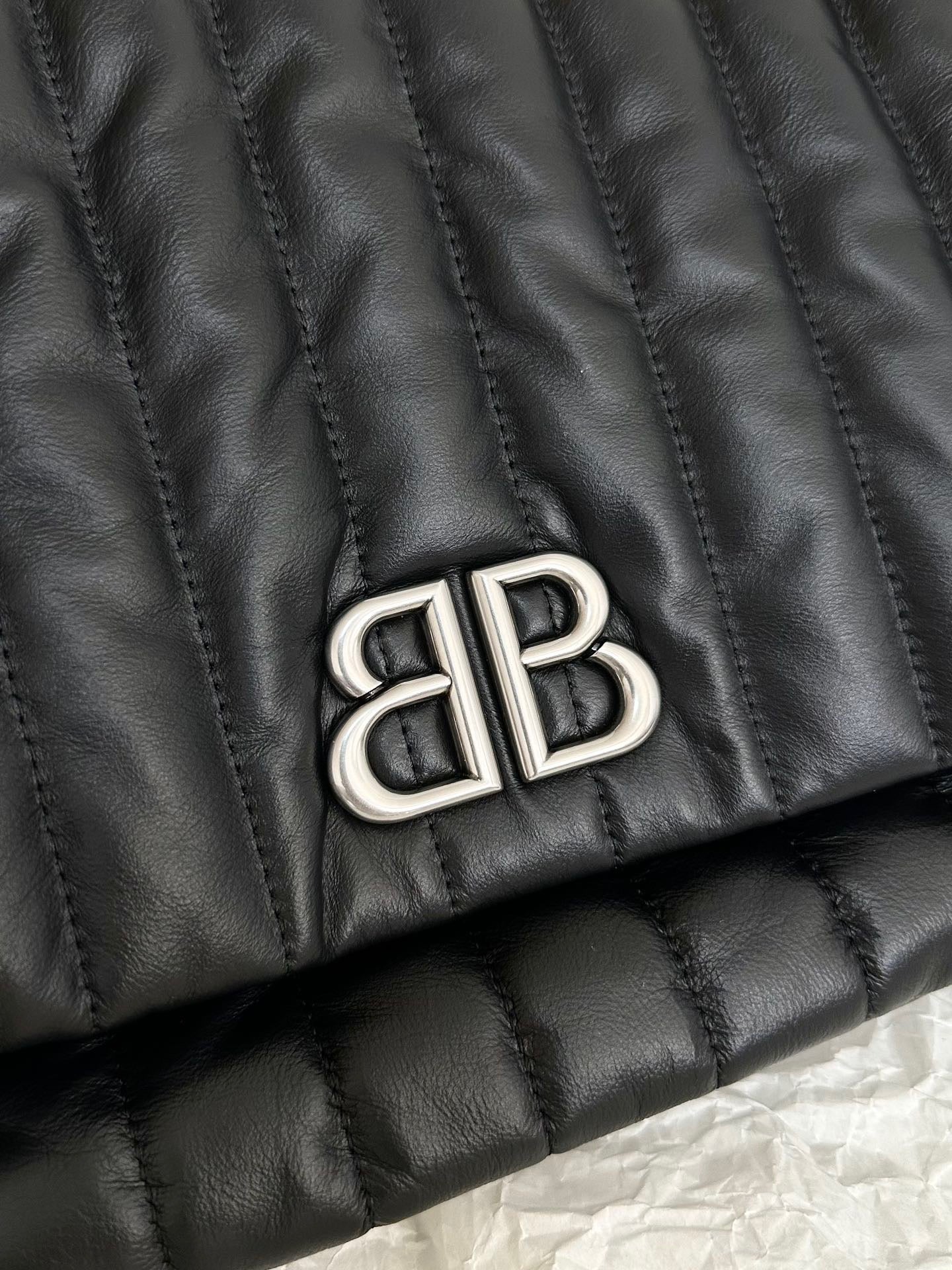 BAL MONACO MEDIUM BAG