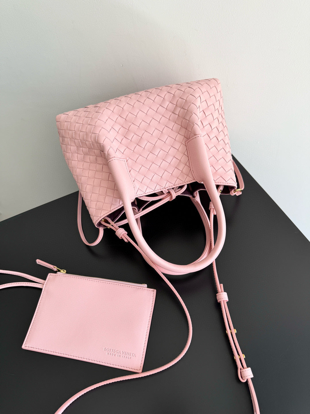 BOTT V SMALL PINACOTECA BAG