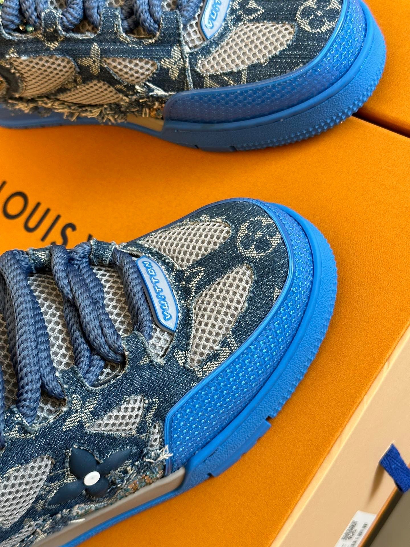LOU TRAINERS