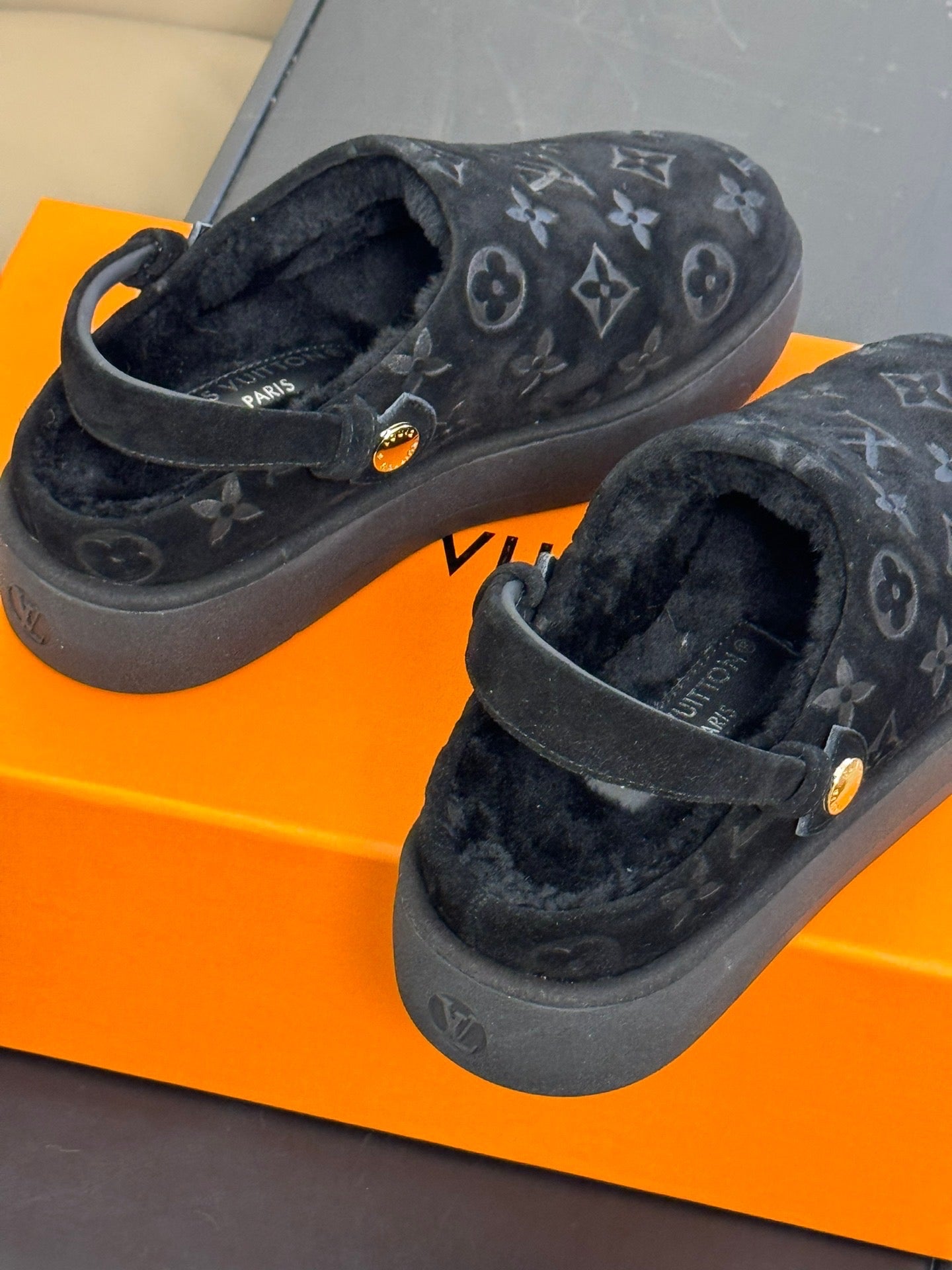 LOU ASPEN CLOGS