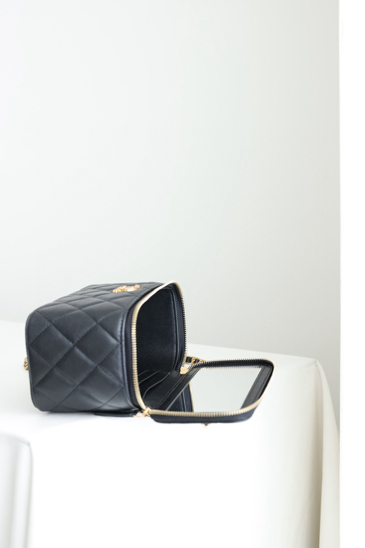 CC 24S VANITY BAG