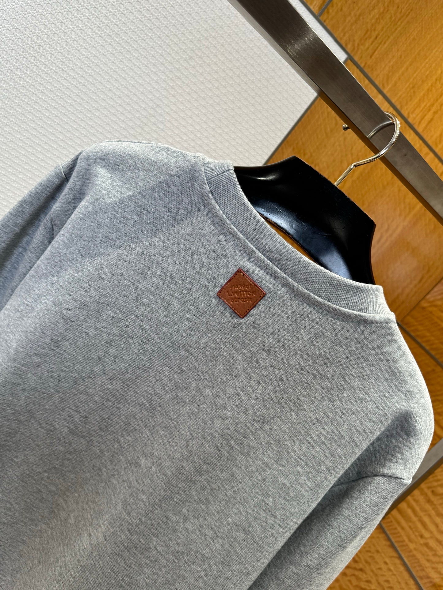 LOU SWEATSHIRT