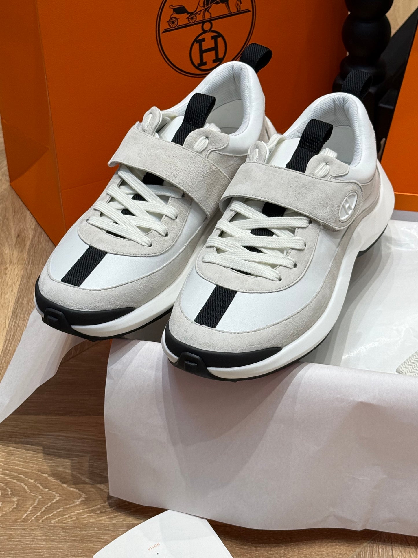 HERM LOOP SNEAKER