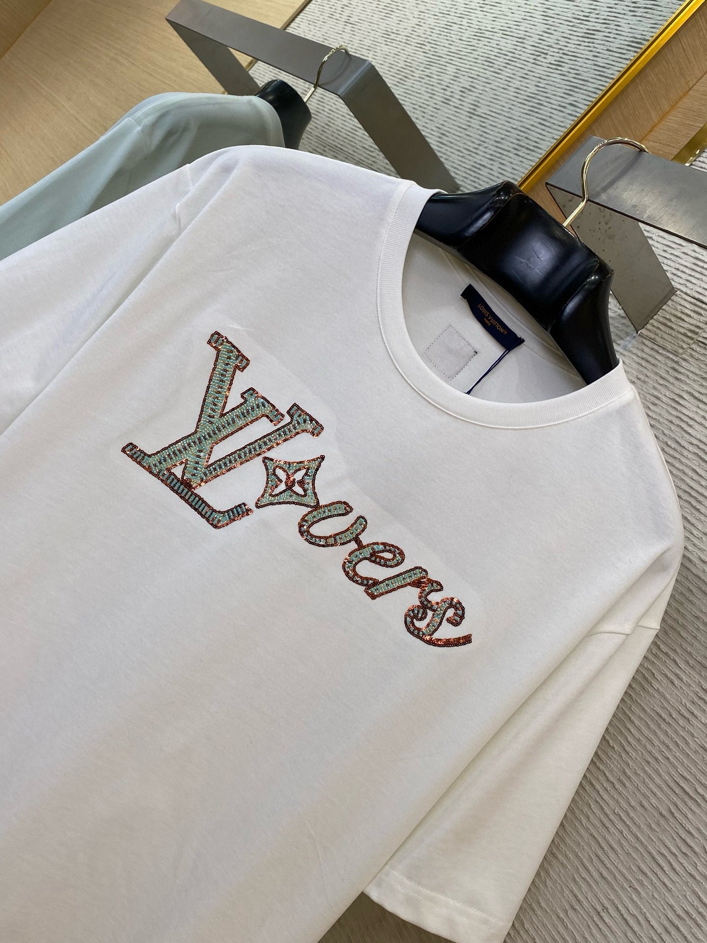 LOU T-SHIRT