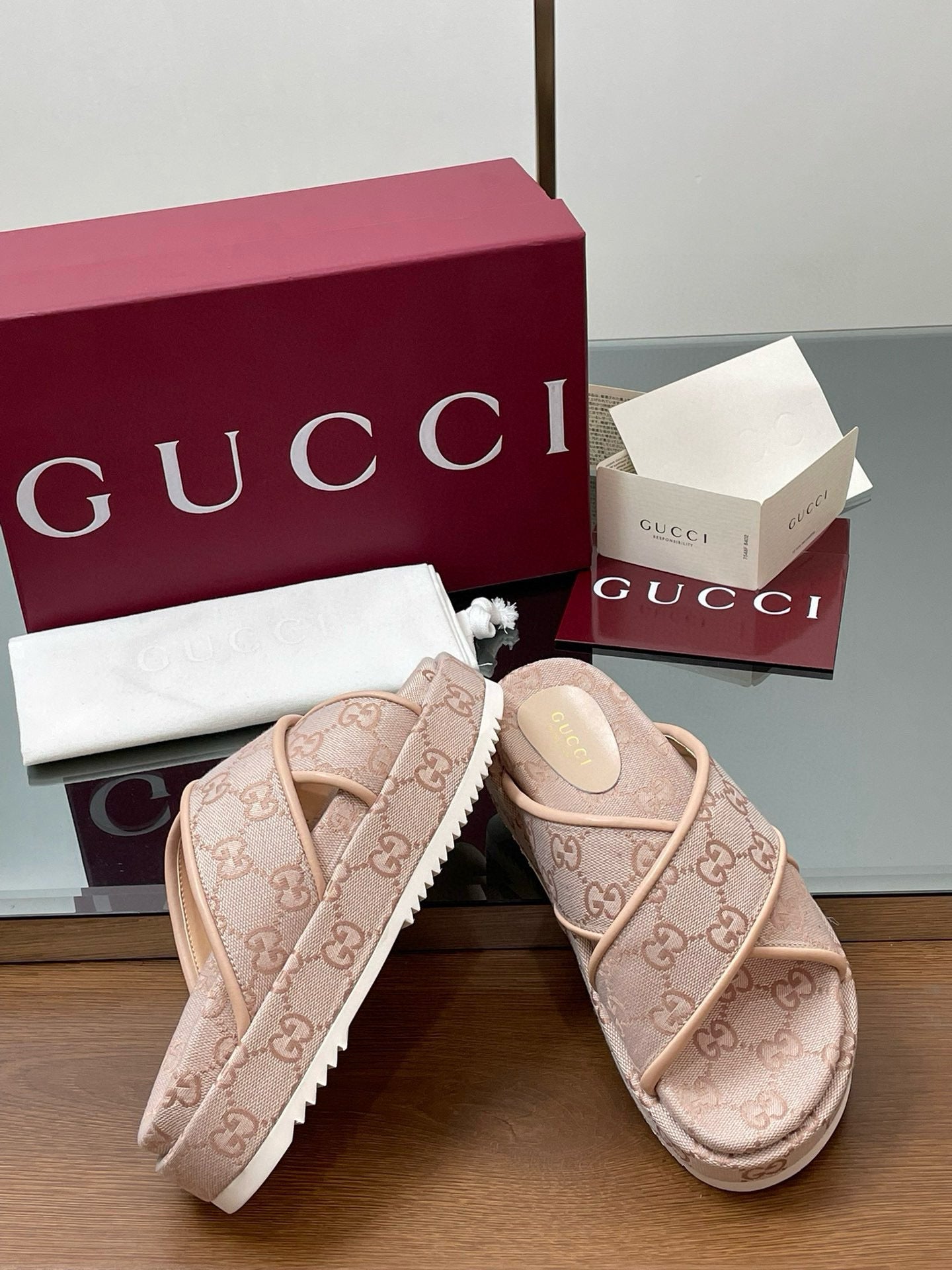 GG SANDALS
