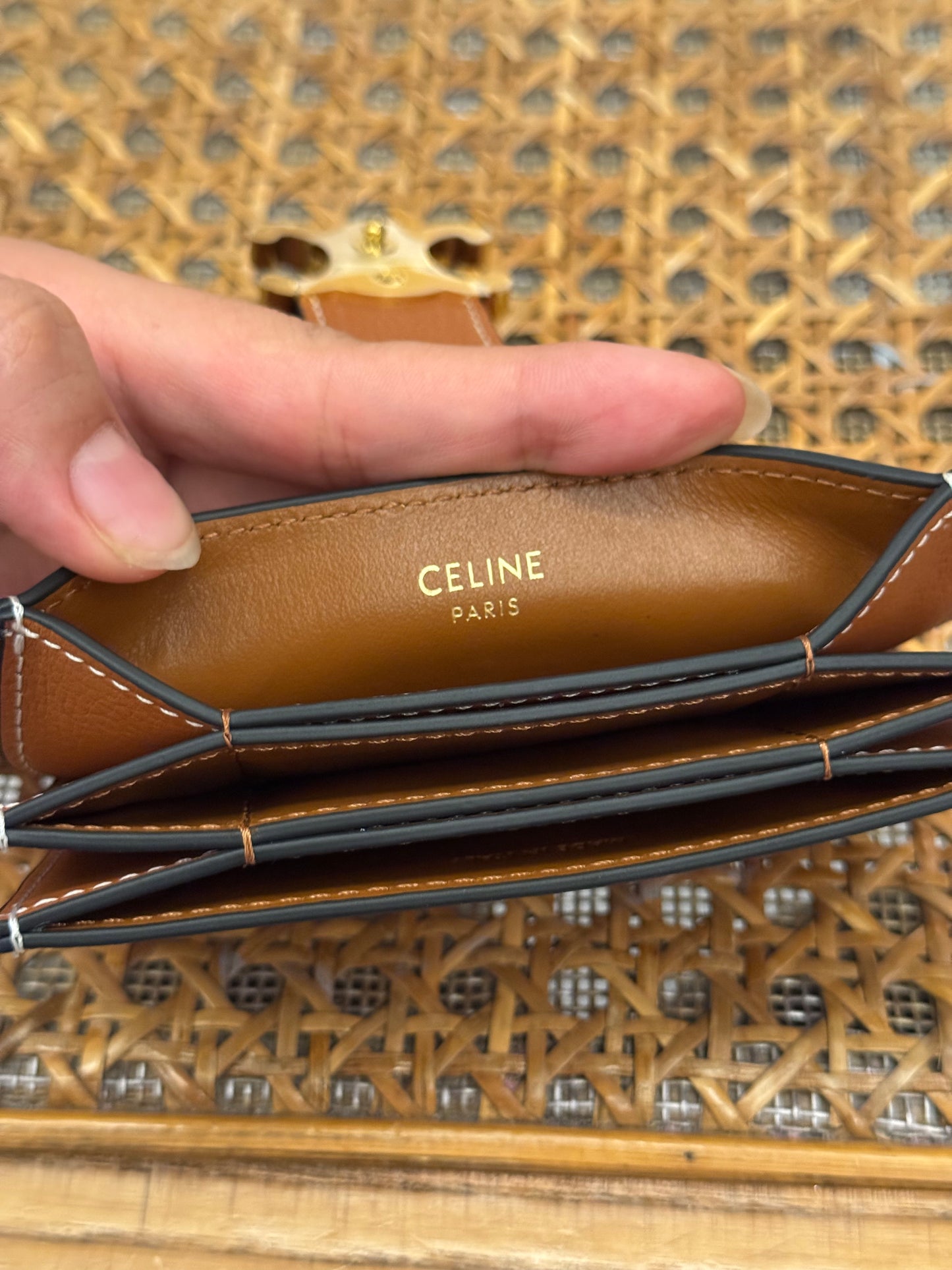 CEL ACCORDEON CARD HOLDER