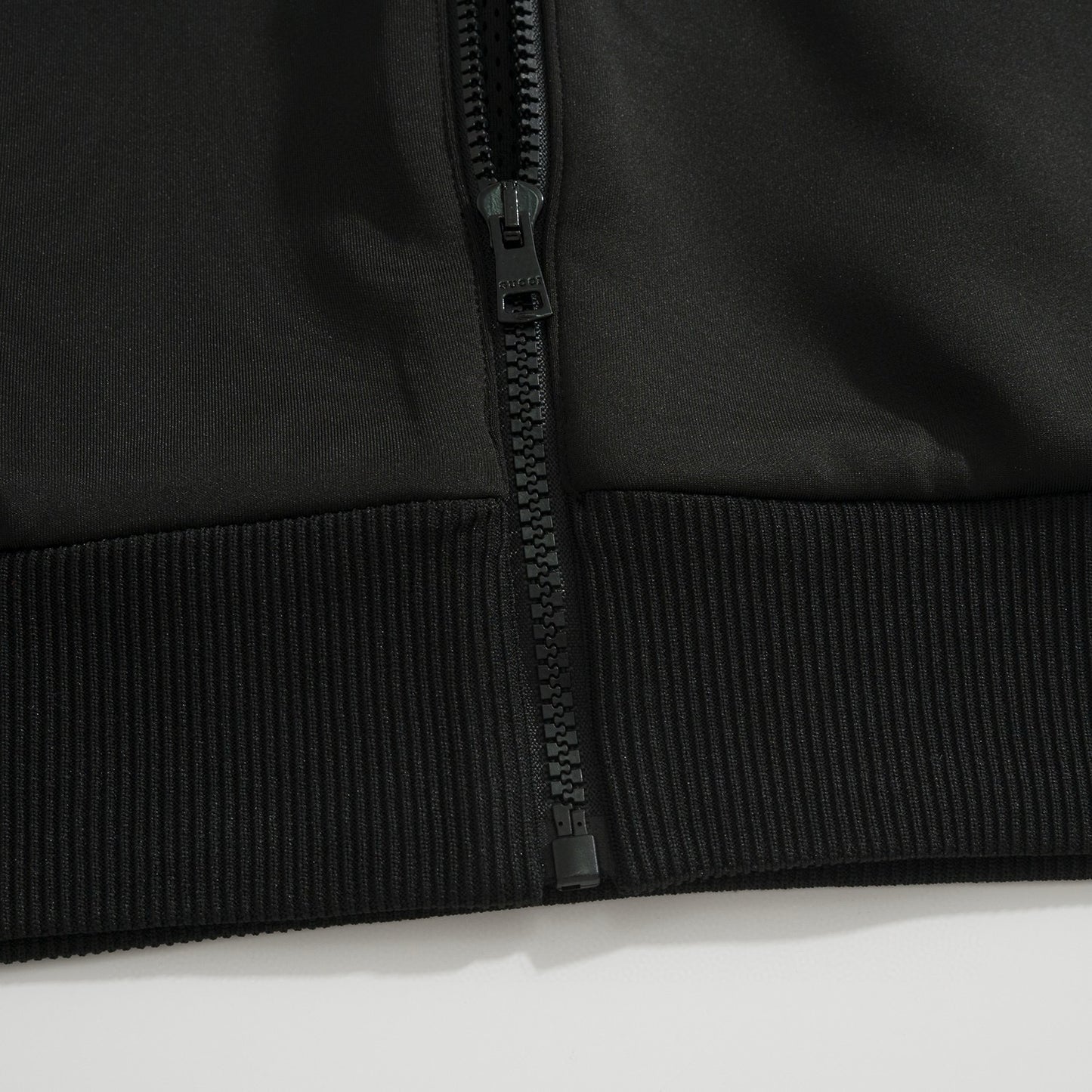 GG ZIP BOMBER