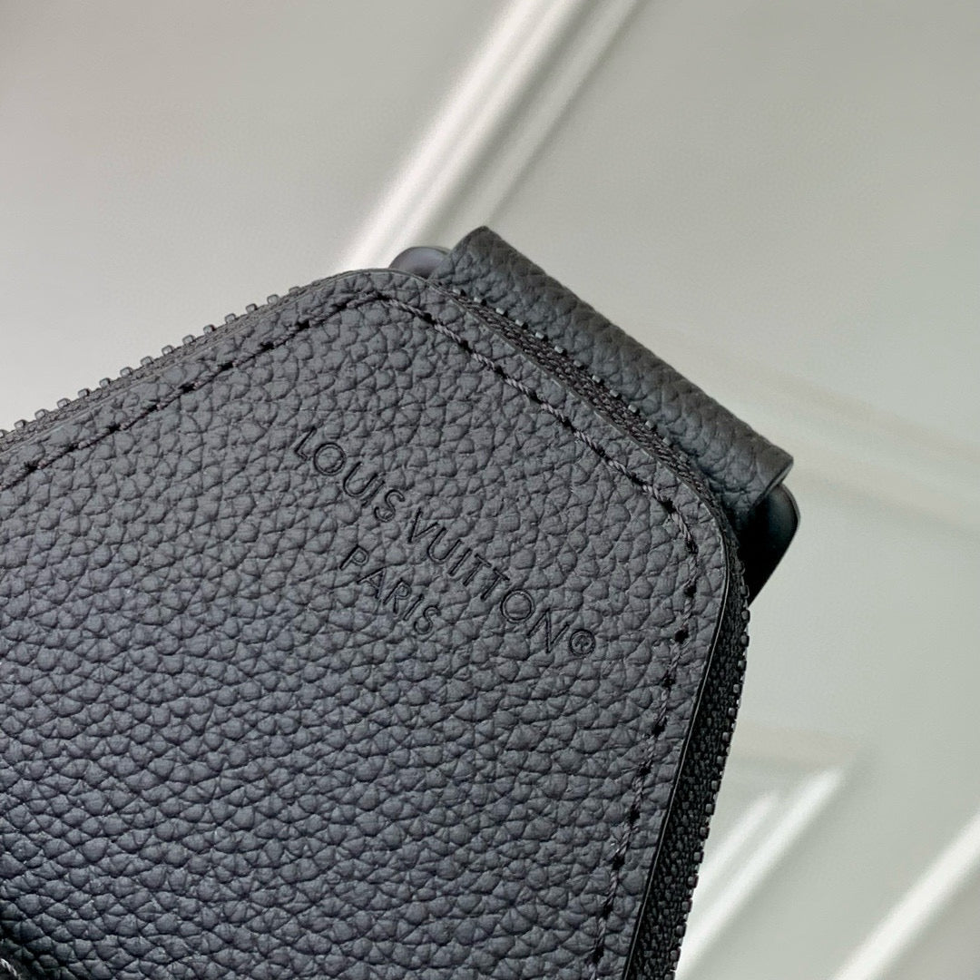LOU AVENUE SLINGBAG