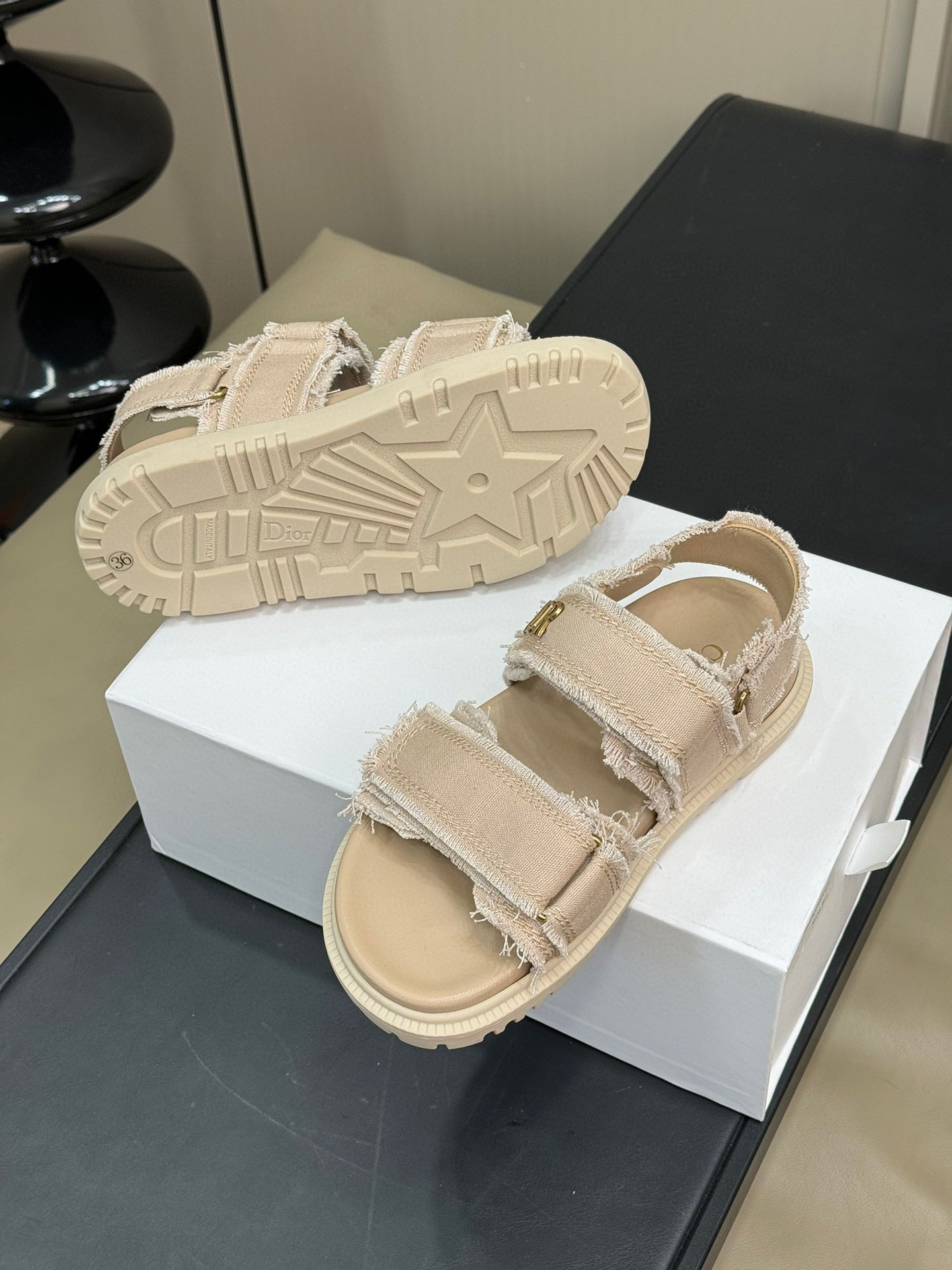 CD SANDALS