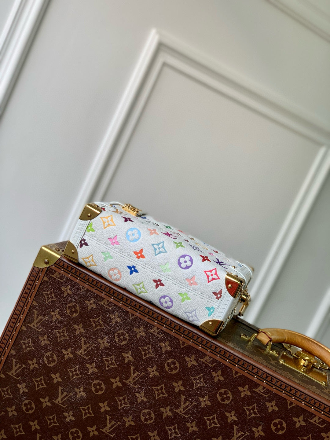 LOU x MURAKAMI SIDE TRUNK MM BAG