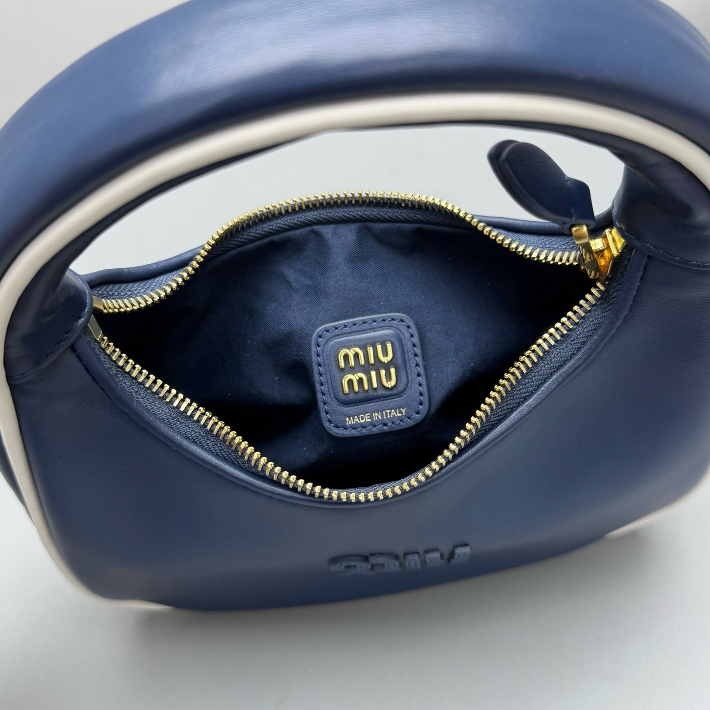 MIU M WANDER BAG