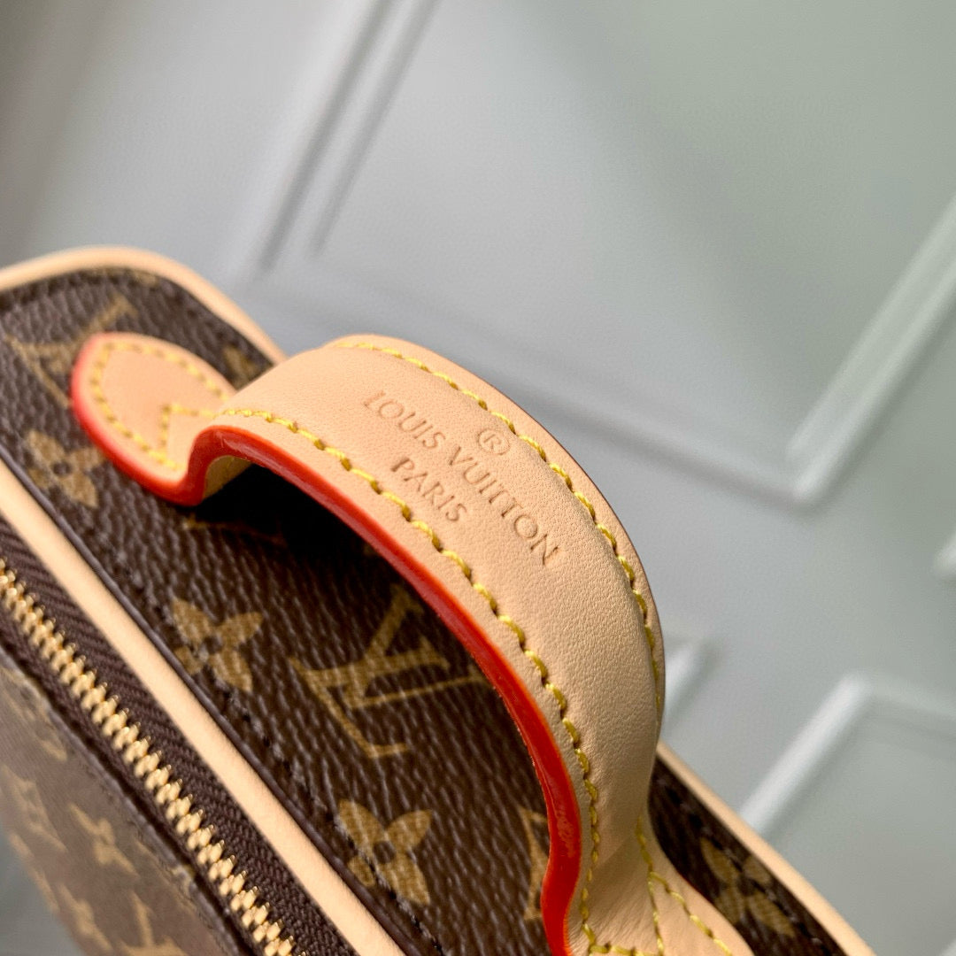 LOU NICE BEAUTY VANITY CASE