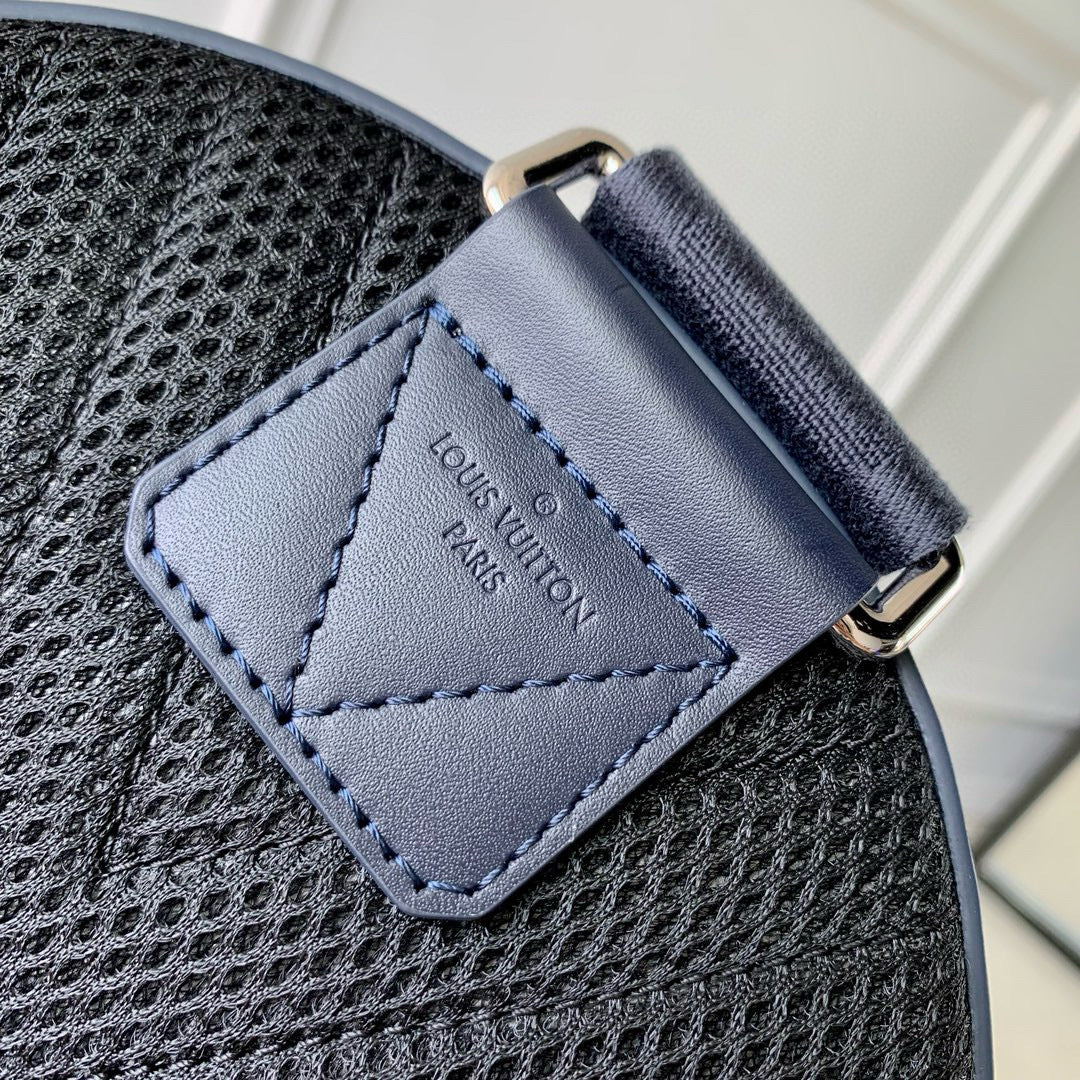 LOU PILOT SLINGBAG