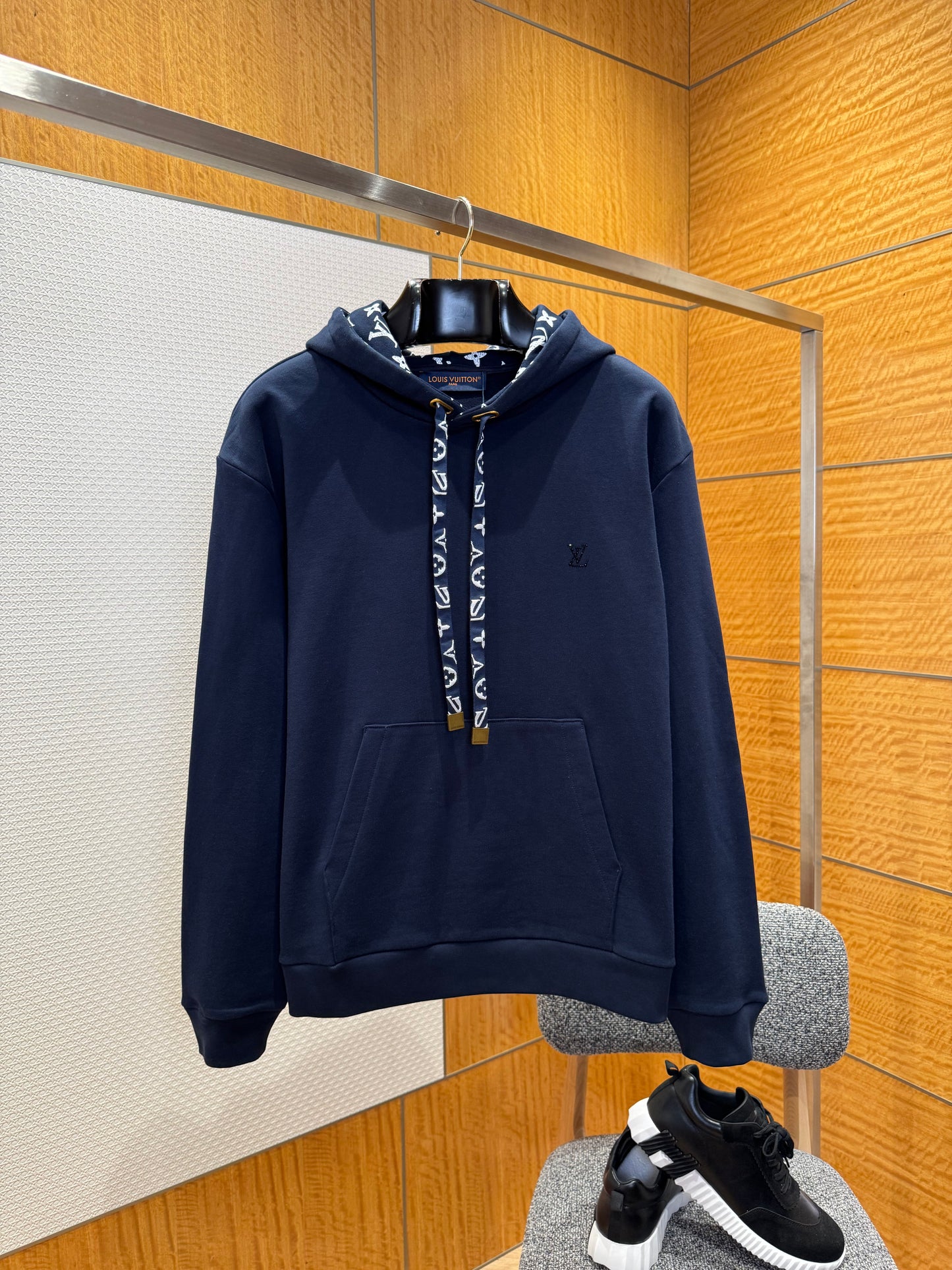 LOU HOODIE