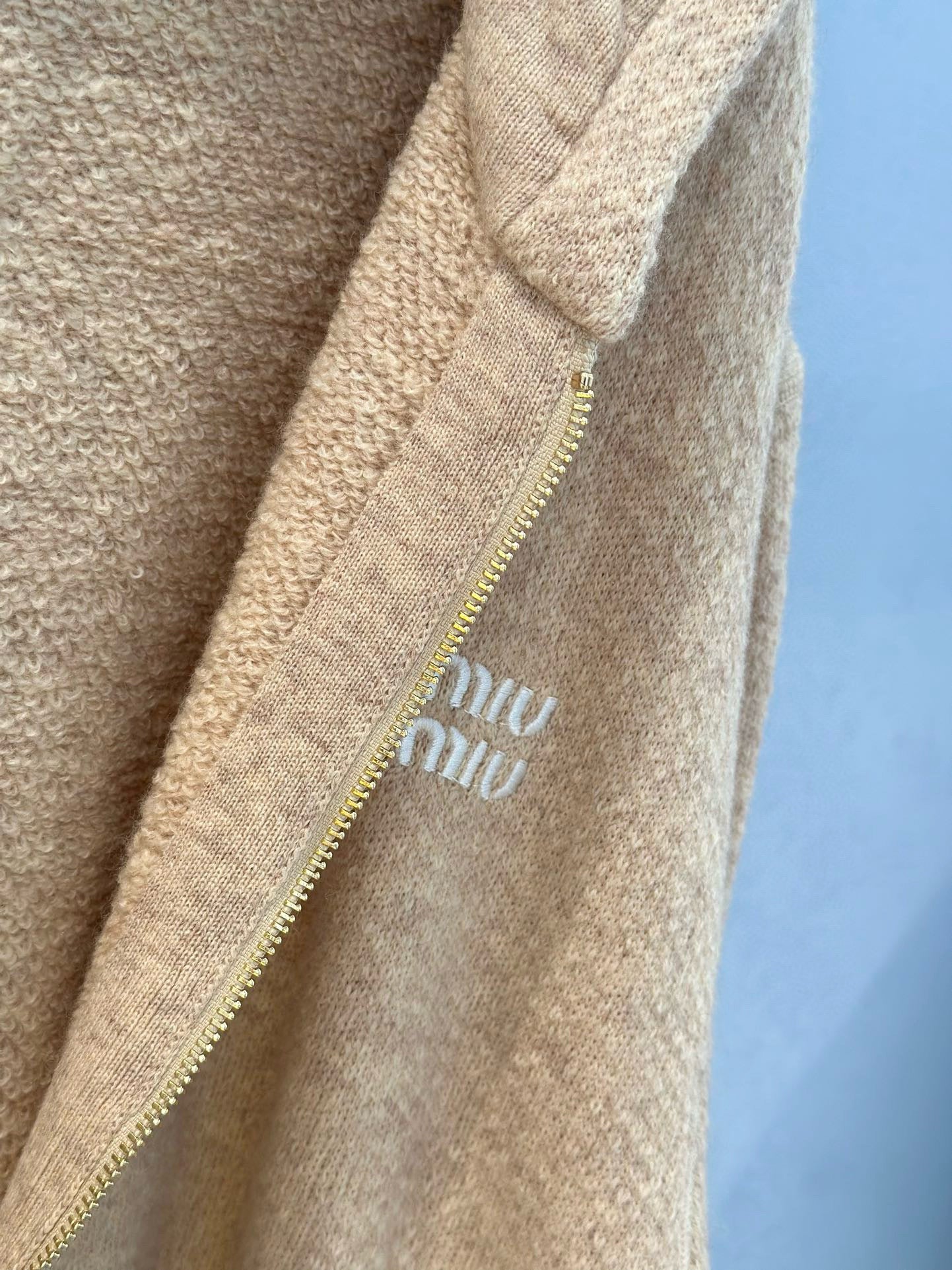 MIU M ZIP HOODIE