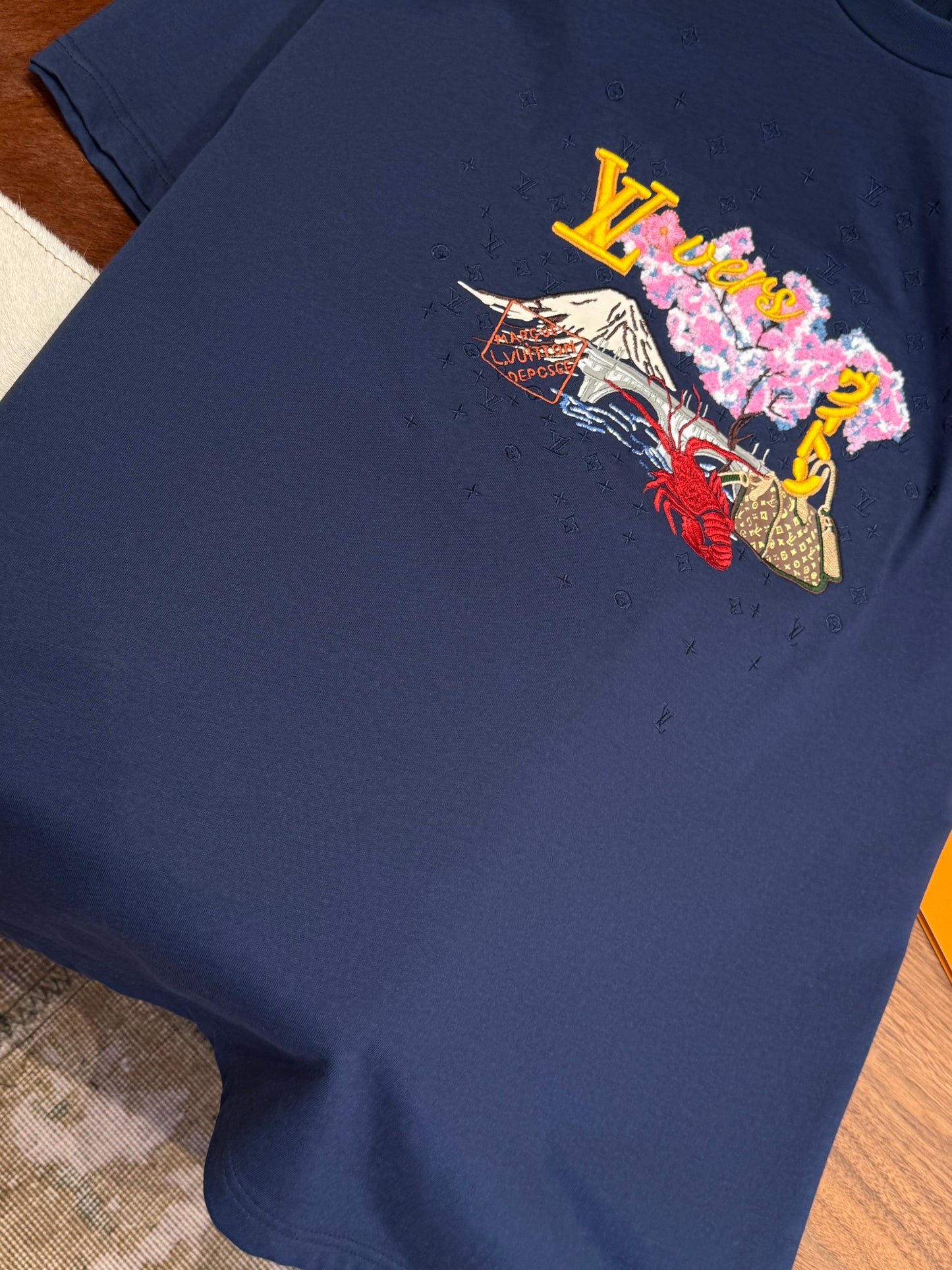 LOU T-SHIRT