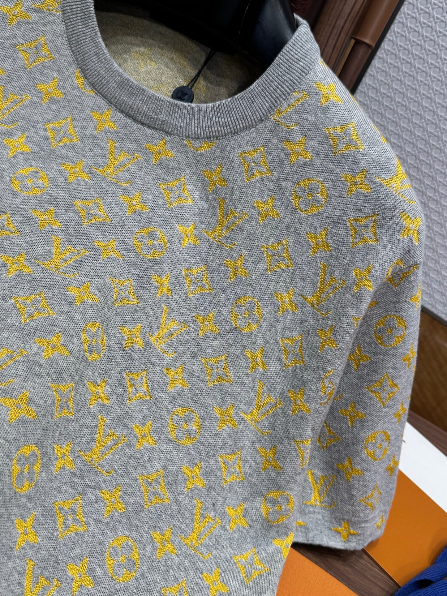 LOU T-SHIRT