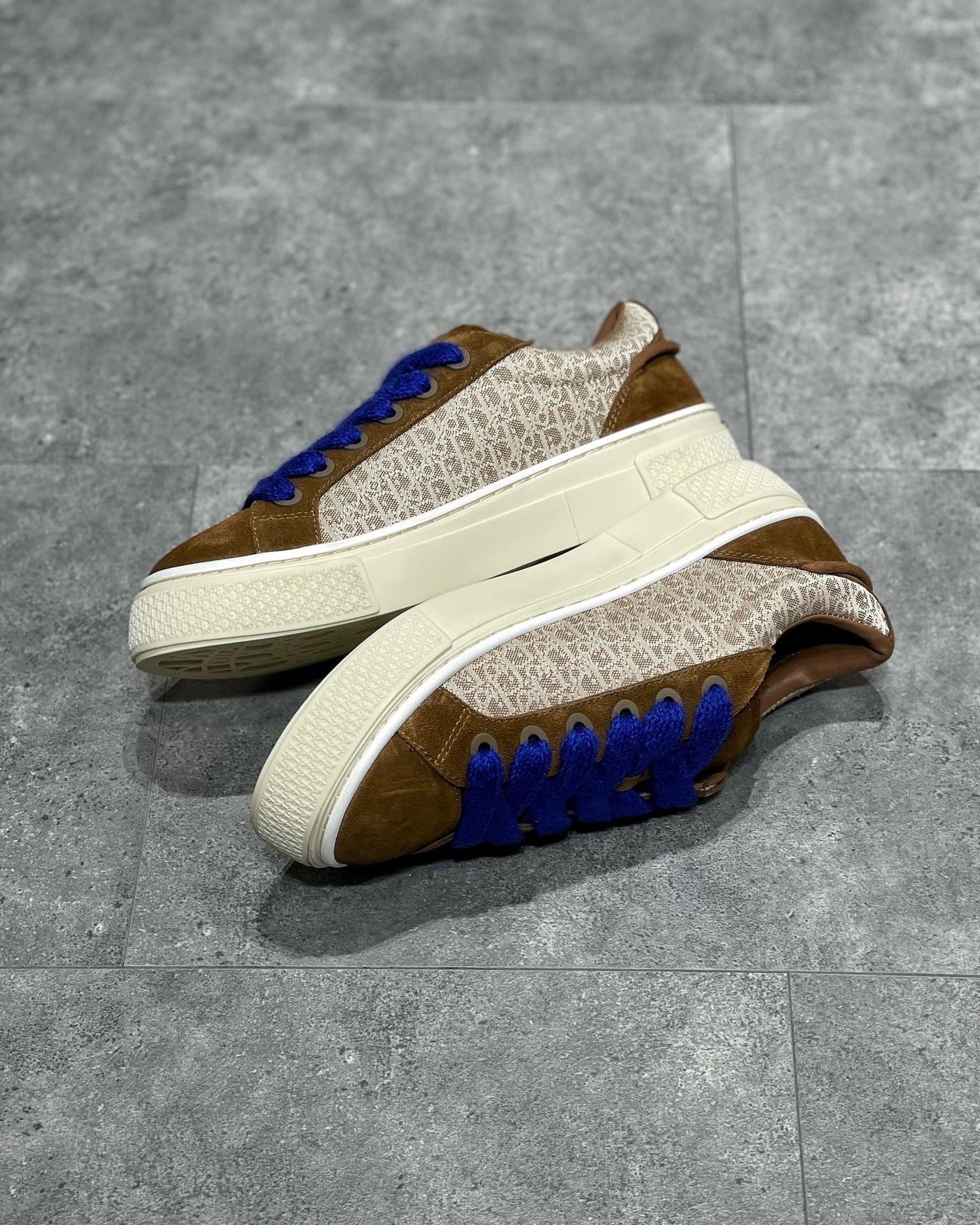 CD B33 SNEAKER
