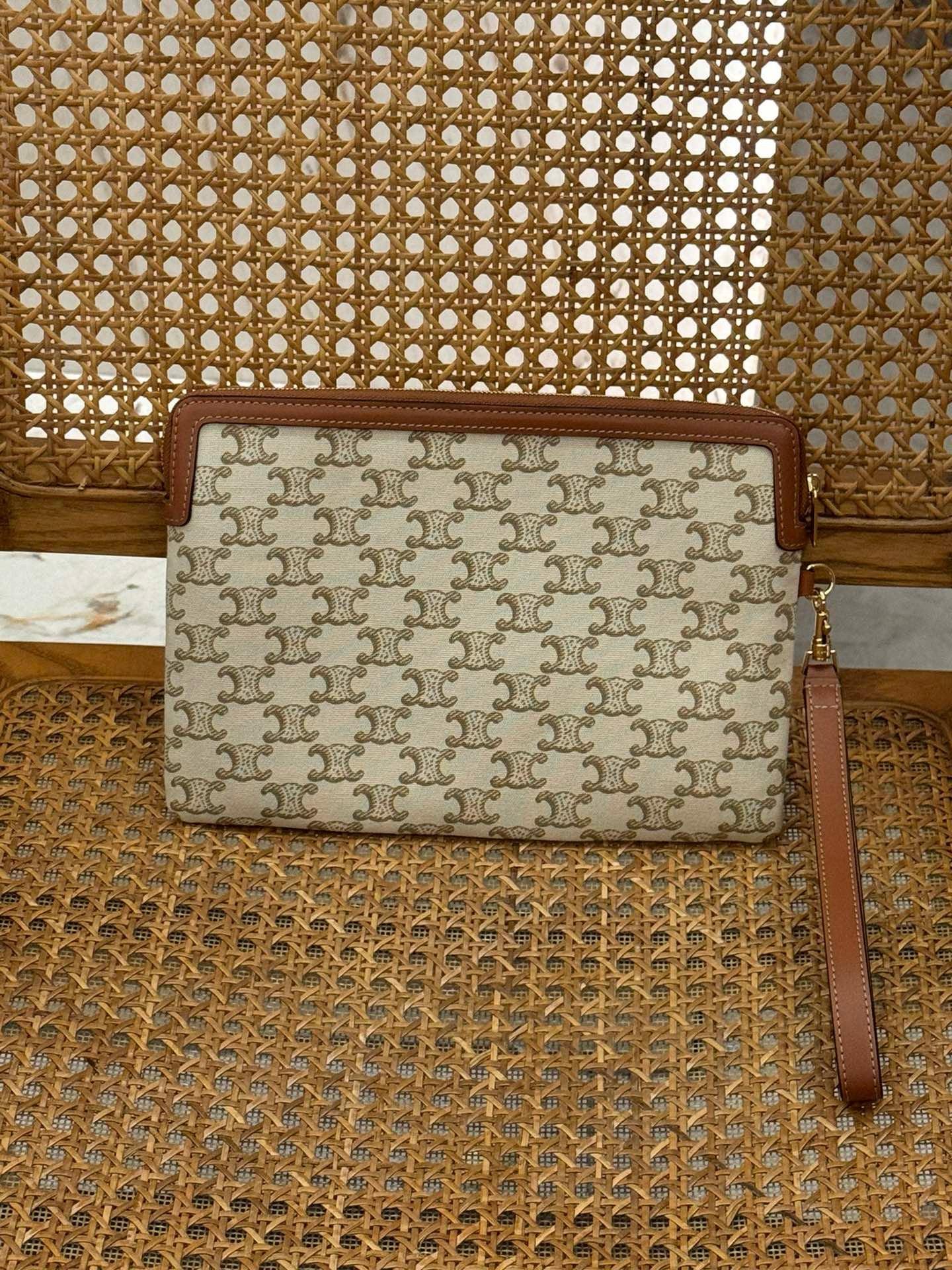 CEL SMALL POUCH WITH STRAP